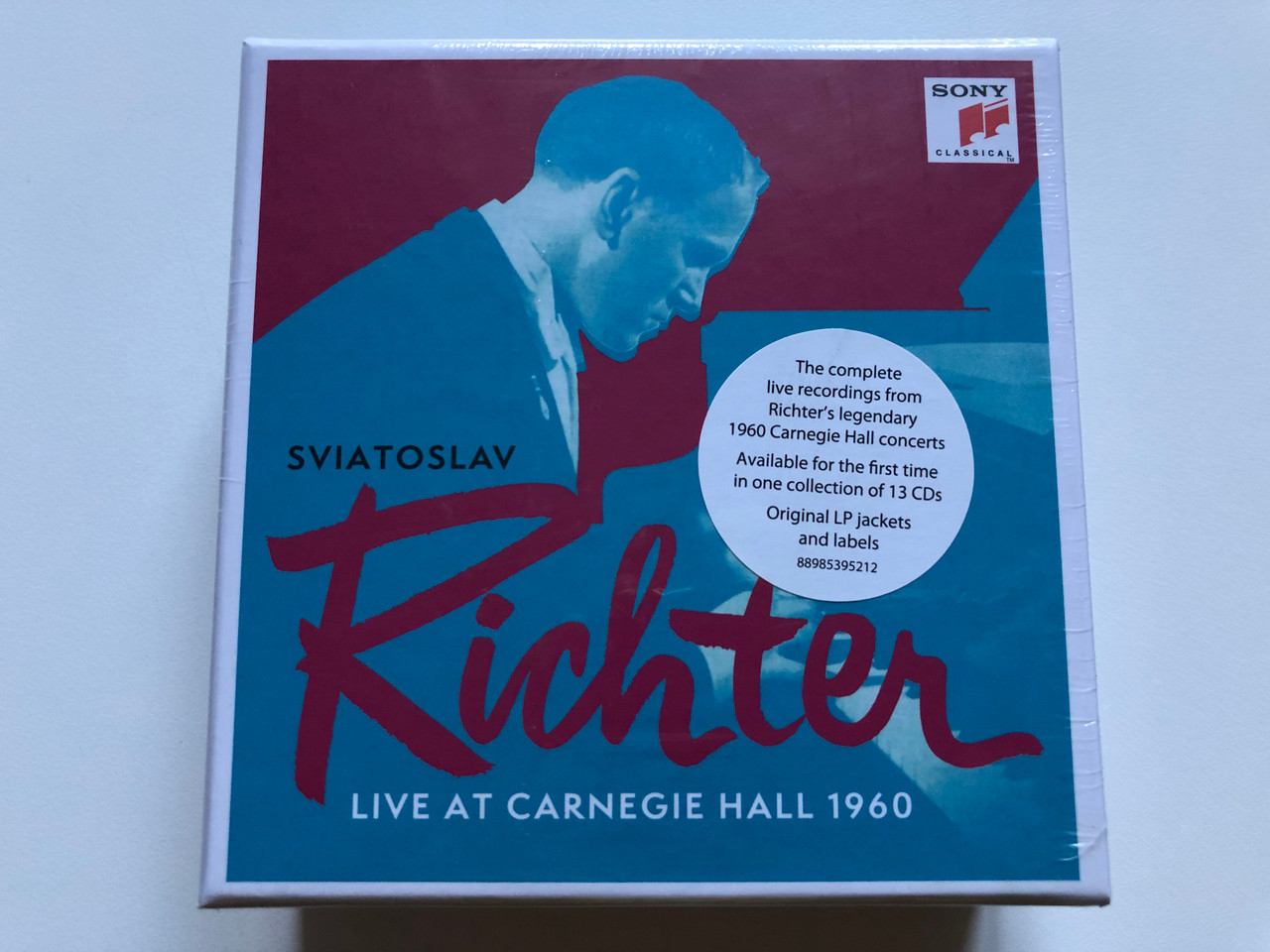 https://cdn10.bigcommerce.com/s-62bdpkt7pb/products/0/images/256175/Sviatoslav_Richter_Live_At_Carnegie_Hall_1960_The_complete_live_recordings_from_Richters_legendary_1960_Carnegie_Hall_concerts._Available_for_the_first_time_in_one_collection_of_13_CDs._1__93620.1665652877.1280.1280.JPG?c=2&_gl=1*1mjhw8l*_ga*MjA2NTIxMjE2MC4xNTkwNTEyNTMy*_ga_WS2VZYPC6G*MTY2NTY0ODE2NC41OTEuMS4xNjY1NjUyNjY0LjU2LjAuMA..