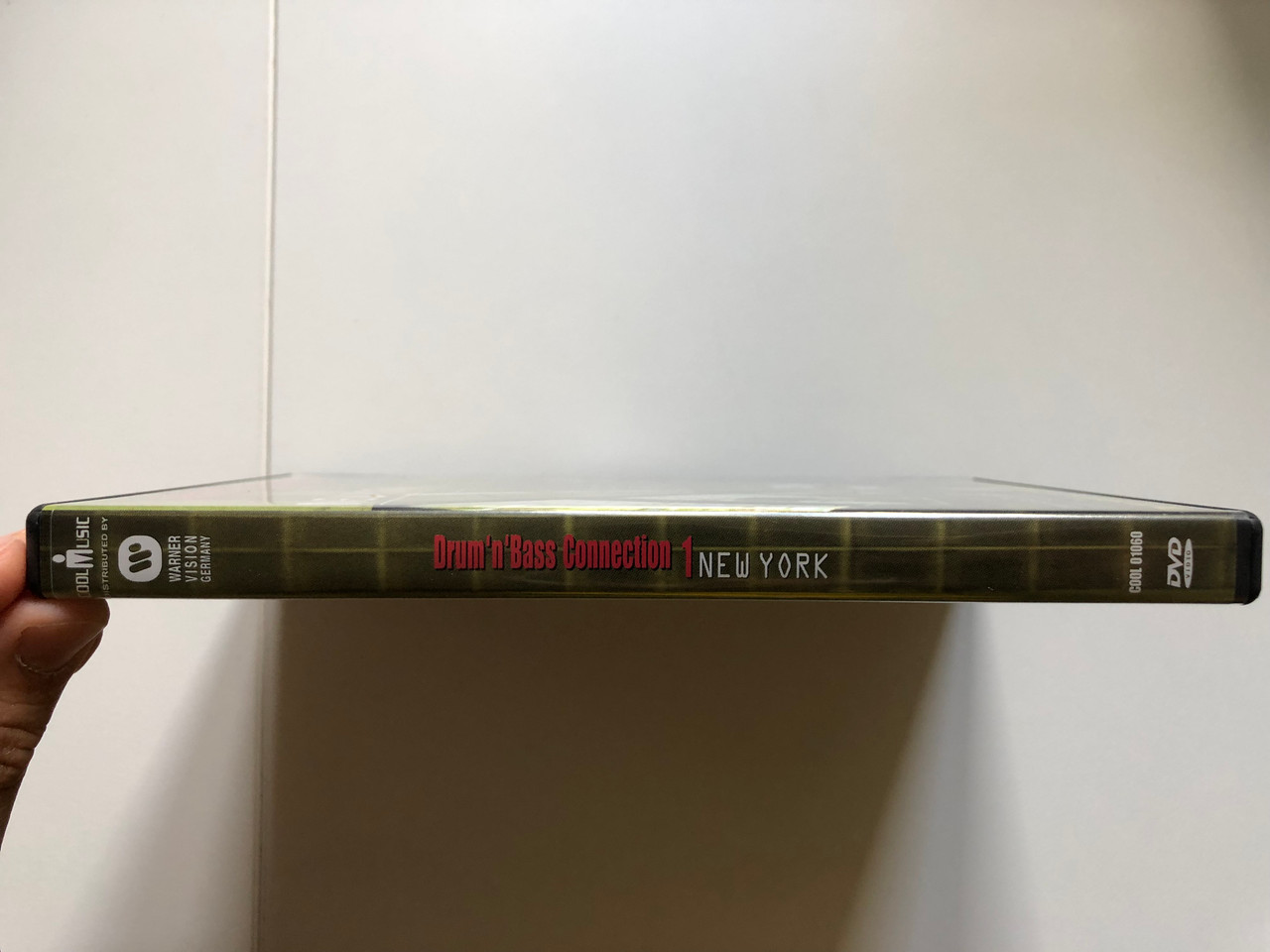 https://cdn10.bigcommerce.com/s-62bdpkt7pb/products/0/images/256503/DrumnBass_Connection_-_1_-_New_York_The_Fine_Collection_Of_DnB_TripHop_Neo_Funk_Big_Beat_Styles_Compiled_By_Connector_London_New_York_Coolvision_DVD_Video_2002_COOL_01060_1_3__22995.1665997167.1280.1280.JPG?c=2&_gl=1*1653oj7*_ga*MjA2NTIxMjE2MC4xNTkwNTEyNTMy*_ga_WS2VZYPC6G*MTY2NTk4NDAzMi41OTQuMS4xNjY1OTk2ODYzLjQ4LjAuMA..