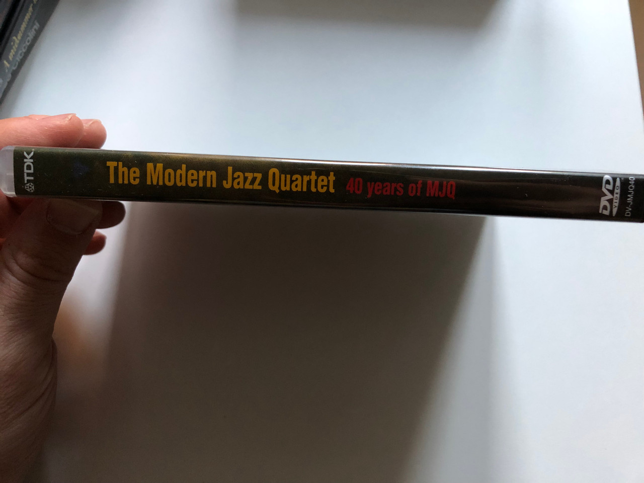https://cdn10.bigcommerce.com/s-62bdpkt7pb/products/0/images/256644/The_Modern_Jazz_Quartet_-_40_years_od_MJQ_TDK_Recording_DVD_Video_CD_2001_DV-JMJQ40_3__64855.1666164478.1280.1280.JPG?c=2&_gl=1*isv45x*_ga*MjA2NTIxMjE2MC4xNTkwNTEyNTMy*_ga_WS2VZYPC6G*MTY2NjE1MzYyNi41OTcuMS4xNjY2MTY0Mjg3LjUwLjAuMA..