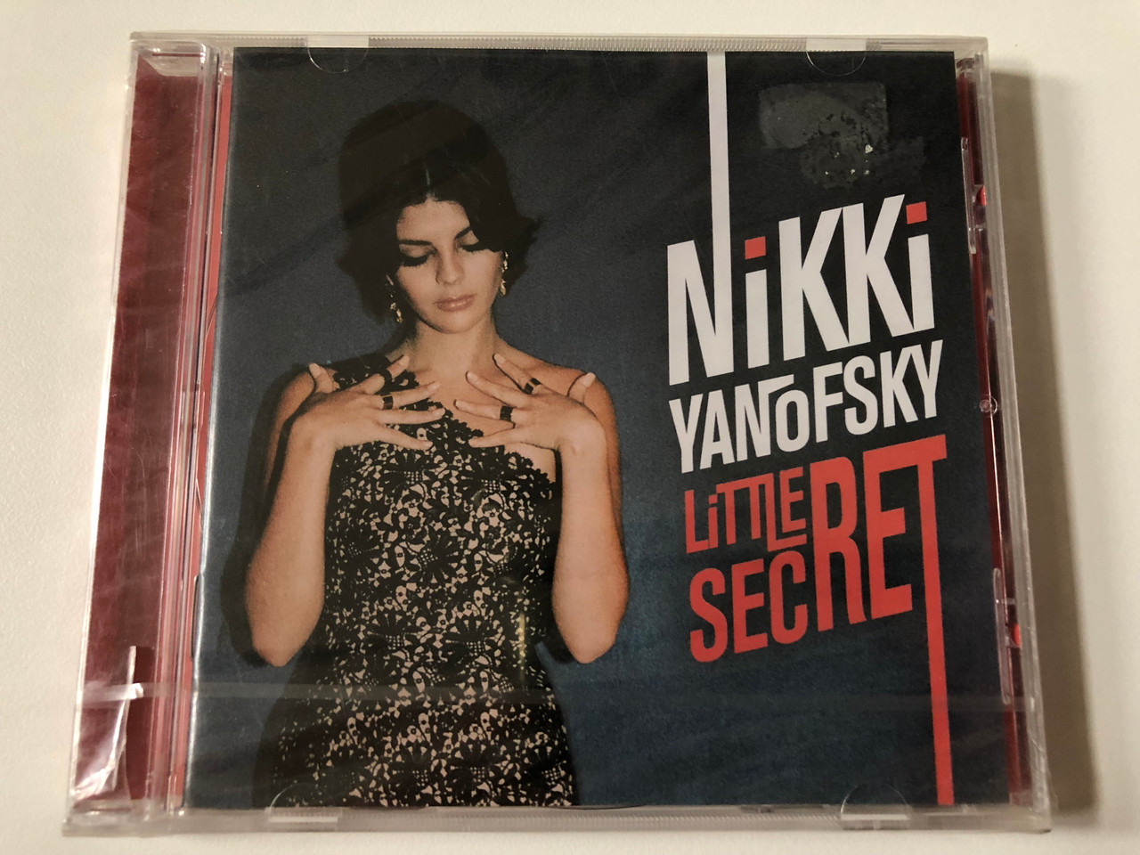 https://cdn10.bigcommerce.com/s-62bdpkt7pb/products/0/images/257199/Nikki_Yanofsky_Little_Secret_A440_Entertainment_Audio_CD_2014_0602537762521_1__17279.1666974029.1280.1280.JPG?c=2&_gl=1*nxm6s7*_ga*MjA2NTIxMjE2MC4xNTkwNTEyNTMy*_ga_WS2VZYPC6G*MTY2Njk2MjE1OC42MDcuMS4xNjY2OTc0MDI2LjYwLjAuMA..