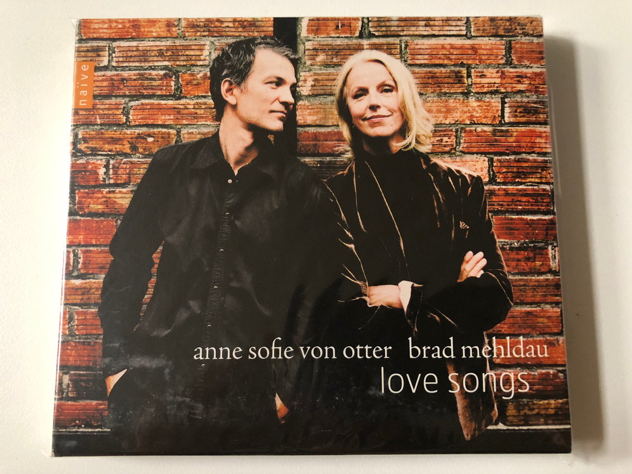 https://cdn10.bigcommerce.com/s-62bdpkt7pb/products/0/images/257290/Anne_Sofie_Von_Otter_Brad_Mehldau_Love_Songs_Nave_2x_Audio_CD_2010_V_5241_1__16611.1667213958.1280.1280.JPG?c=2&_gl=1*194galh*_ga*MjA2NTIxMjE2MC4xNTkwNTEyNTMy*_ga_WS2VZYPC6G*MTY2NzIwMjA2OC42MDkuMS4xNjY3MjEzODYyLjUwLjAuMA..