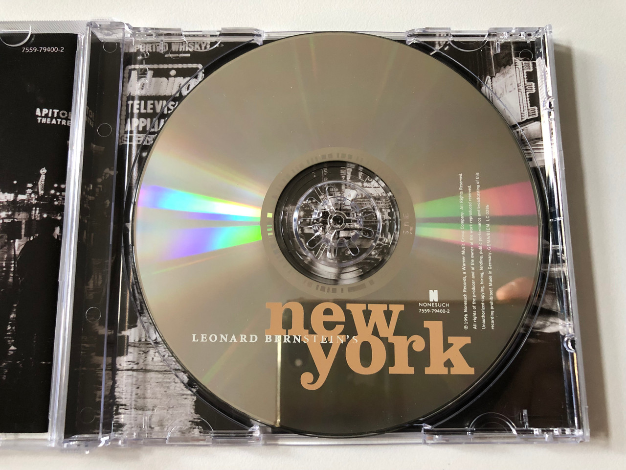 https://cdn10.bigcommerce.com/s-62bdpkt7pb/products/0/images/258513/Leonard_Bernsteins_New_York_Nonesuch_Audio_CD_1996_7599-79400-2_3__68449.1668188777.1280.1280.JPG?c=2&_gl=1*1bijv22*_ga*MjA2NTIxMjE2MC4xNTkwNTEyNTMy*_ga_WS2VZYPC6G*MTY2ODE4NDg1Mi42MjYuMS4xNjY4MTg4ODI4LjYwLjAuMA..