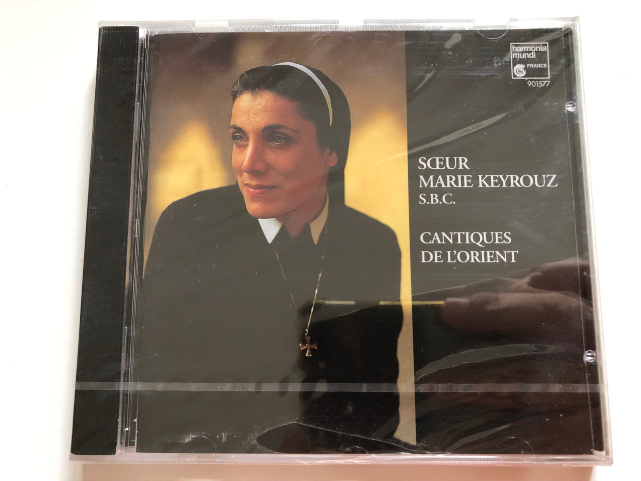 https://cdn10.bigcommerce.com/s-62bdpkt7pb/products/0/images/259365/Sur_Marie_Keyrouz_S._B._C._Cantiques_De_LOrient_Harmonia_Mundi_France_Audio_CD_1996_HMC_901577_1__05530.1669223494.1280.1280.JPG?c=2&_gl=1*1qlw425*_ga*MjA2NTIxMjE2MC4xNTkwNTEyNTMy*_ga_WS2VZYPC6G*MTY2OTIyMTAyMS42NDAuMS4xNjY5MjIzMzc0LjUyLjAuMA..