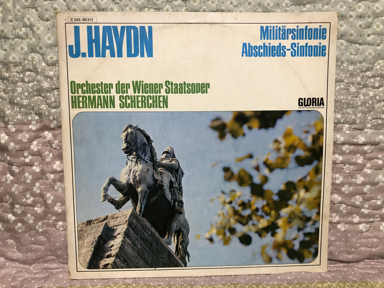 https://cdn10.bigcommerce.com/s-62bdpkt7pb/products/0/images/260014/J._Haydn_Orchester_Der_Wiener_Staatsoper_Hermann_Scherchen_Militrsinfonie_Abschieds-Sinfonie_Gloria_LP_Stereo_Mono_1C_045-90_315_1__70041.1670262859.1280.1280.JPG?c=2&_gl=1*134d07u*_ga*MjA2NTIxMjE2MC4xNTkwNTEyNTMy*_ga_WS2VZYPC6G*MTY3MDI1Mzg3Ny42NTcuMS4xNjcwMjYyNDg2LjUyLjAuMA..