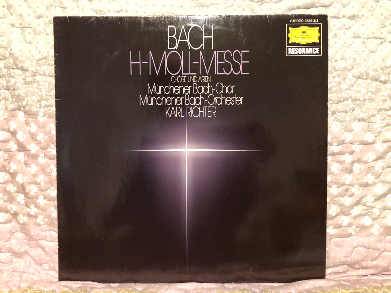 https://cdn10.bigcommerce.com/s-62bdpkt7pb/products/0/images/260287/Bach_-_H-Moll-Messe_Chore_Und_Aren_Munchener_Bach-Choir_Munchener_Bach-Orchester_Karl_Richter_Deutsche_Grammophon_LP_Stereo_2535_313_1__33306.1670598479.1280.1280.JPG?c=2&_gl=1*ezj9gs*_ga*MjA2NTIxMjE2MC4xNTkwNTEyNTMy*_ga_WS2VZYPC6G*MTY3MDU5ODIyMy42NjMuMS4xNjcwNTk4MjM2LjQ3LjAuMA..
