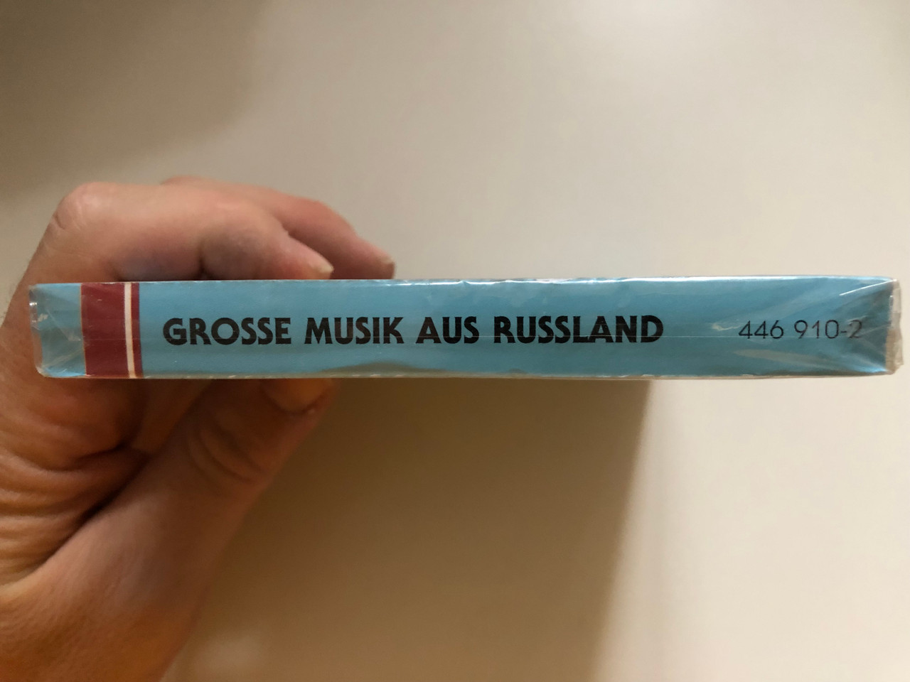 https://cdn10.bigcommerce.com/s-62bdpkt7pb/products/0/images/262275/Grosse_Musik_Aus_Russland_Die_CD_Und_Das_Buch._70_Minuten_Musik_120_Seiten_Text_Und_Bilder_Philips_Audio_CD_446_910-2_3__36470.1672149368.1280.1280.JPG?c=2&_gl=1*1u1zfup*_ga*MjA2NTIxMjE2MC4xNTkwNTEyNTMy*_ga_WS2VZYPC6G*MTY3MjE0ODU1Mi42ODguMS4xNjcyMTQ5MTExLjU3LjAuMA..