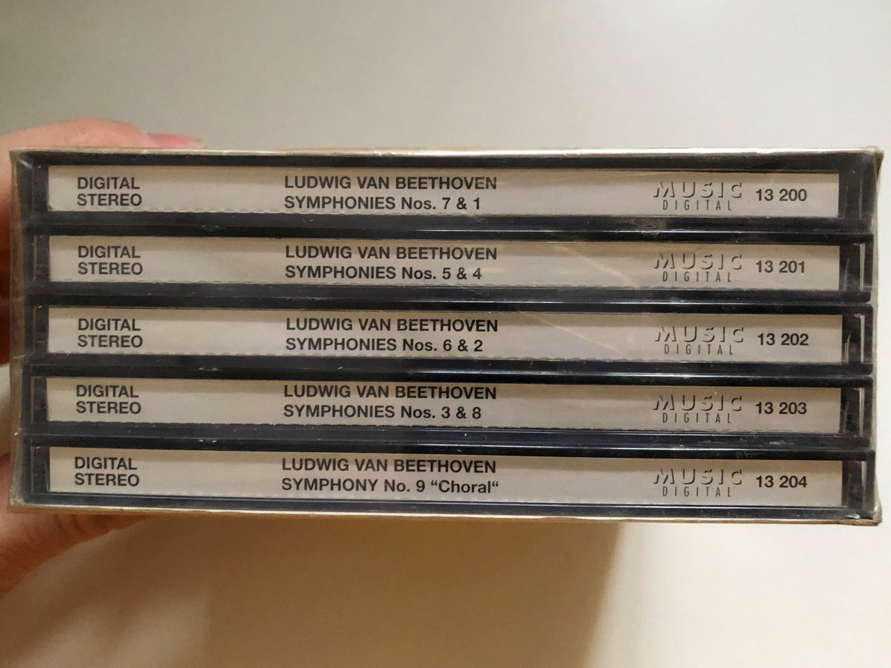 https://cdn10.bigcommerce.com/s-62bdpkt7pb/products/0/images/262433/Die_9_Symphonien_-_Beethoven_5_CD_Box_Gesamtaufnahme_Ungarisches_Philharmonie-Orchester_Jnos_Ferencsik_Music_Digital_5x_Audio_CD_1996_Box_Set_55_400_4__98925.1672220137.1280.1280.JPG?c=2&_gl=1*75id16*_ga*MjA2NTIxMjE2MC4xNTkwNTEyNTMy*_ga_WS2VZYPC6G*MTY3MjIwODYzMS42ODkuMS4xNjcyMjIwMTE0LjYwLjAuMA..
