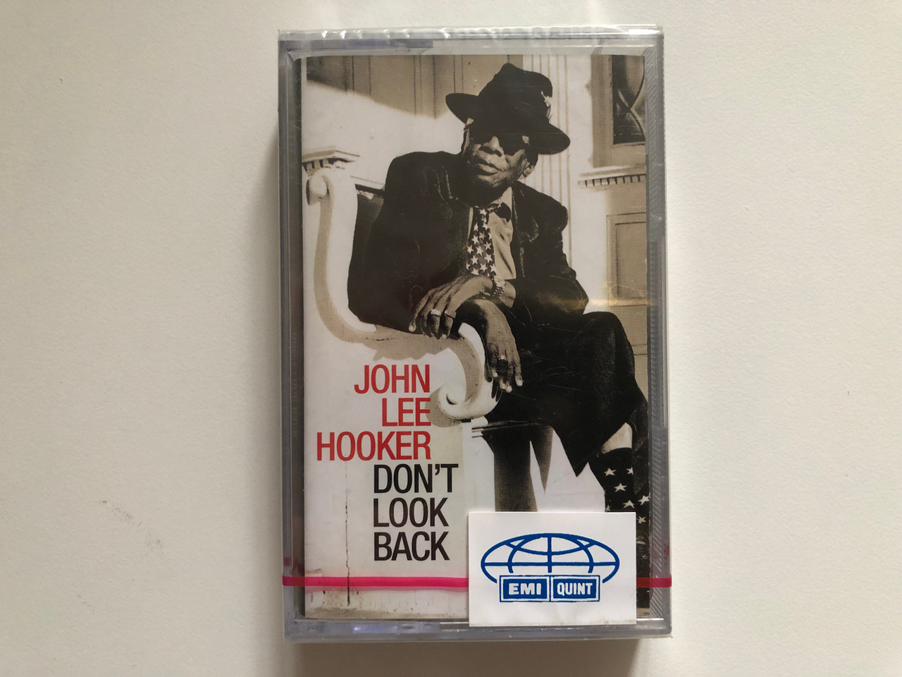 https://cdn10.bigcommerce.com/s-62bdpkt7pb/products/0/images/262840/John_Lee_Hooker_Dont_Look_Back_EMI_Quint_Audio_Cassette_724384277147_1__16954.1672651013.1280.1280.JPG?c=2&_gl=1*wwrrus*_ga*MjA2NTIxMjE2MC4xNTkwNTEyNTMy*_ga_WS2VZYPC6G*MTY3MjY0MTAyNS42OTQuMS4xNjcyNjUwOTg1LjYwLjAuMA..
