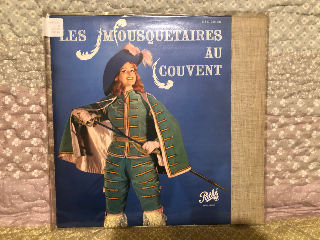 https://cdn10.bigcommerce.com/s-62bdpkt7pb/products/0/images/263163/Les_Mousquetaires_Au_Couvent_Path_LP_DTX_30140_1__39444.1672995224.1280.1280.JPG?c=2&_gl=1*lyq1x*_ga*MjA2NTIxMjE2MC4xNTkwNTEyNTMy*_ga_WS2VZYPC6G*MTY3Mjk5MDY2NC43MDMuMS4xNjcyOTk1MjMzLjYwLjAuMA..