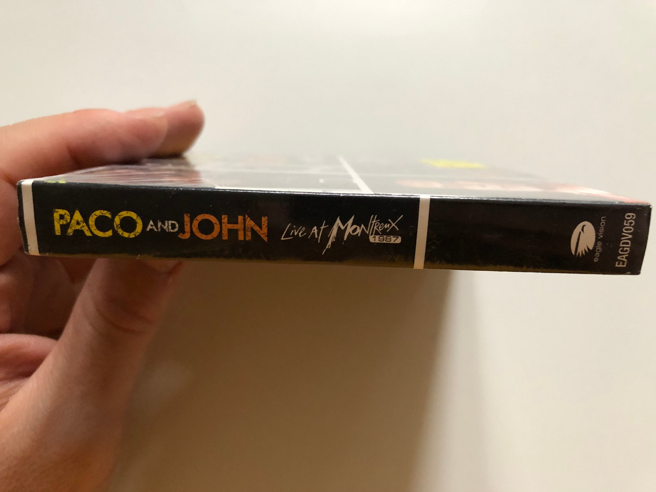 https://cdn10.bigcommerce.com/s-62bdpkt7pb/products/0/images/264749/Paco_And_John_Live_At_Montreux_1987_Paco_De_Lucia_John_McLaughlin_perform_Guardian_Angel_One_Melody_Chiquito_El_Panuelo_David_Sichia_and_more_Eagle_Vision_2x_Audio_CD_DVD_Video_3__25046.1674627136.1280.1280.JPG?c=2&_gl=1*jrjhx4*_ga*MjA2NTIxMjE2MC4xNTkwNTEyNTMy*_ga_WS2VZYPC6G*MTY3NDYyNDEyOC43MjkuMS4xNjc0NjI2OTE0LjQxLjAuMA..