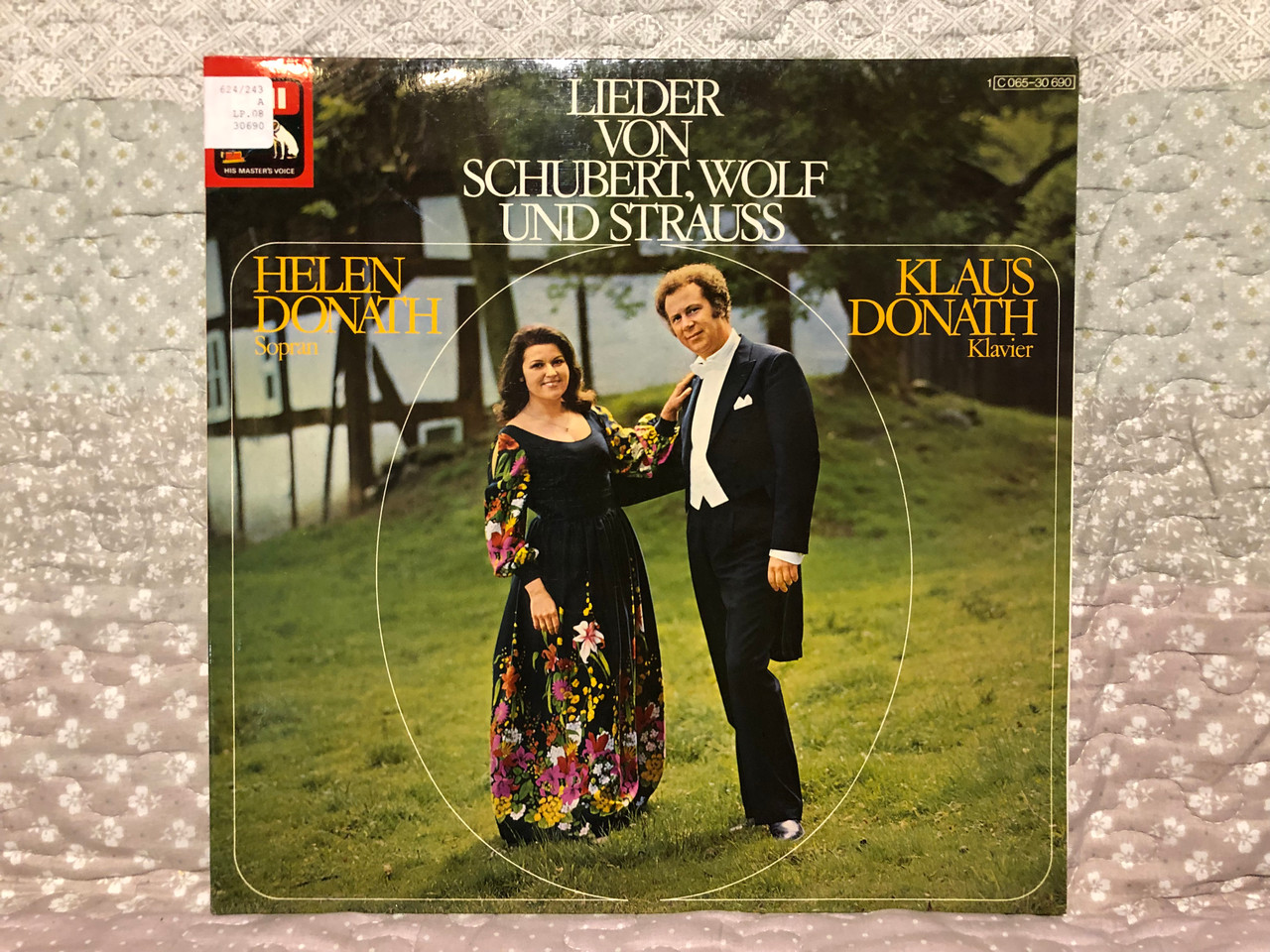 https://cdn10.bigcommerce.com/s-62bdpkt7pb/products/0/images/265606/Lieder_von_Schubert_Wolf_und_Strauss_-_Helen_Donath_sopran_Klaus_Donath_klavier_EMI_LP_1976_1C_065-30_690_1__46099.1675440018.1280.1280.JPG?c=2&_gl=1*kar55a*_ga*MjA2NTIxMjE2MC4xNTkwNTEyNTMy*_ga_WS2VZYPC6G*MTY3NTQzNTE2My43NDQuMS4xNjc1NDQwMDY2LjYwLjAuMA..
