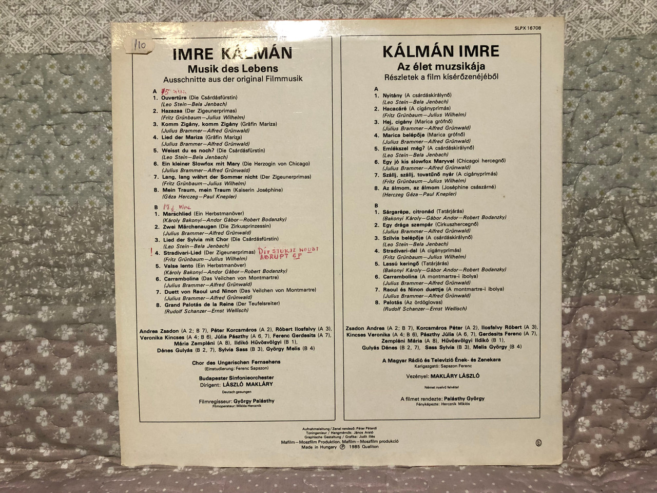 https://cdn10.bigcommerce.com/s-62bdpkt7pb/products/0/images/265632/Musik_Des_Lebens_-_Az_let_Muzsikja_-_Imre_Klmn_Ausschnitte_aus_der_original_Filmmusik._Reszletek_a_film_zenejebol_Sylvia_Sass_Rbert_Ilosfalvy_Veronika_Kincses_Julia_Paszthy_Maria___49432.1675446868.1280.1280.JPG?c=2&_gl=1*1ka876q*_ga*MjA2NTIxMjE2MC4xNTkwNTEyNTMy*_ga_WS2VZYPC6G*MTY3NTQzNTE2My43NDQuMS4xNjc1NDQ2NDkyLjQ5LjAuMA..