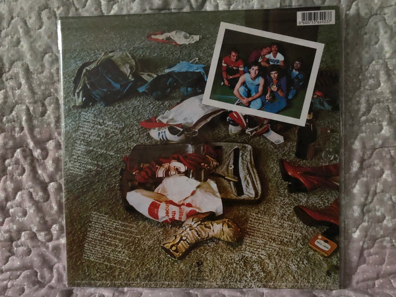 https://cdn10.bigcommerce.com/s-62bdpkt7pb/products/0/images/265892/Little_River_Band_Featuring_the_hit_Its_A_Long_Way_There_Music_On_Vinyl_LP_2016_MOVLP1588_2__19710.1675920745.1280.1280.JPG?c=2&_gl=1*phiktd*_ga*MjA2NTIxMjE2MC4xNTkwNTEyNTMy*_ga_WS2VZYPC6G*MTY3NTkxOTcwNy43NTMuMS4xNjc1OTIwNjM5LjQyLjAuMA..