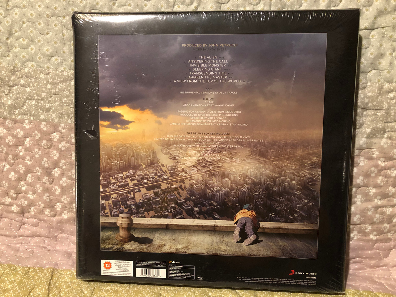 https://cdn10.bigcommerce.com/s-62bdpkt7pb/products/0/images/265900/Dream_Theater_A_View_From_The_Top_Of_The_World_Inside_Out_Music_2x_LP_3x_Audio_CD_Box_Set_2021_IOMLTDBOX_602_2__64791.1675921683.1280.1280.JPG?c=2&_gl=1*1pmql44*_ga*MjA2NTIxMjE2MC4xNTkwNTEyNTMy*_ga_WS2VZYPC6G*MTY3NTkxOTcwNy43NTMuMS4xNjc1OTIxMzc4LjMzLjAuMA..