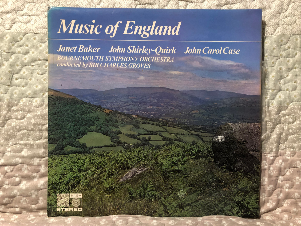 https://cdn10.bigcommerce.com/s-62bdpkt7pb/products/0/images/266932/Music_Of_England_-_Janet_Baker_John_Shirley-Quirk_John_Carol_Case_Bournemouth_Symphony_Orchestra_conducted_by_Sir_Charles_Groves_Saga_LP_1973_Stereo_SAGA_5349_1__63995.1676621431.1280.1280.JPG?c=2&_gl=1*1ijjyqr*_ga*MjA2NTIxMjE2MC4xNTkwNTEyNTMy*_ga_WS2VZYPC6G*MTY3NjYxNTQ5NS43NjEuMS4xNjc2NjIxNDUyLjYwLjAuMA..