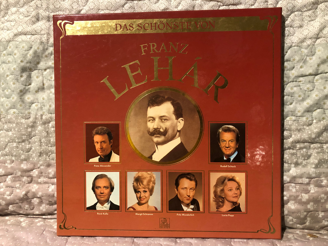 https://cdn10.bigcommerce.com/s-62bdpkt7pb/products/0/images/267202/Das_Schnste_Von_Franz_Lehr_Ariola_2x_LP_Box_Set_Stereo_1983_302_206-420_1__02858.1676878304.1280.1280.JPG?c=2&_gl=1*1k8qh59*_ga*MjA2NTIxMjE2MC4xNTkwNTEyNTMy*_ga_WS2VZYPC6G*MTY3Njg2ODU1MC43NjMuMS4xNjc2ODc4MzEzLjYwLjAuMA..