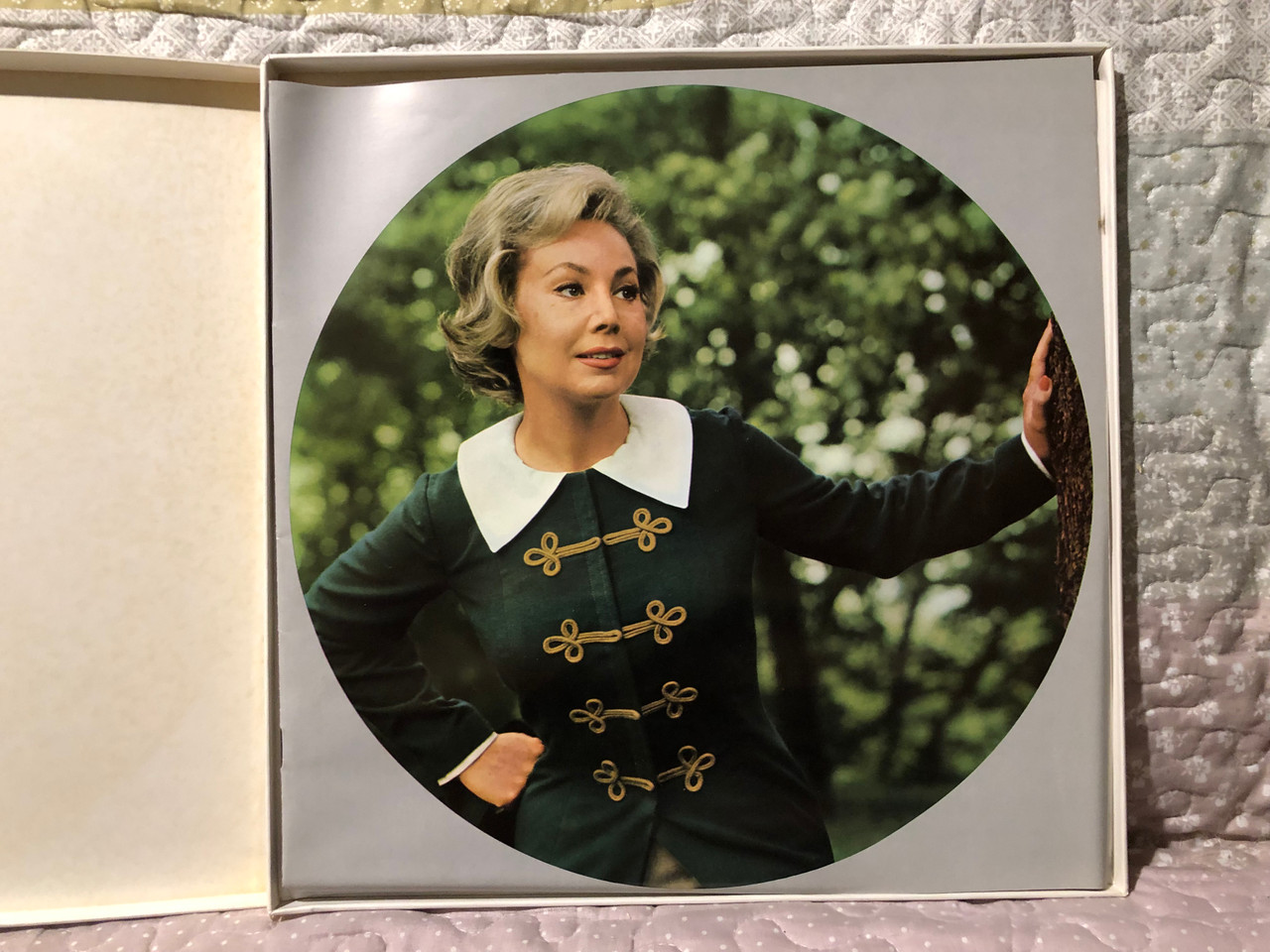 https://cdn10.bigcommerce.com/s-62bdpkt7pb/products/0/images/267503/Der_Wildschtz_Gesamtaufnahme_-_Gisela_Litz_Anneliese_Rothenberger_Lotte_Schdle_Fritz_Ollendorff_Hermann_Prey_Fritz_Wunderlich_Chor_Der_Bayerischen_Staatsoper_His_Masters_Voice_3x___28799.1677065016.1280.1280.JPG?c=2&_gl=1*kmv2u3*_ga*MjA2NTIxMjE2MC4xNTkwNTEyNTMy*_ga_WS2VZYPC6G*MTY3NzA2NDUwMS43NjcuMS4xNjc3MDY1MDE4LjYwLjAuMA..