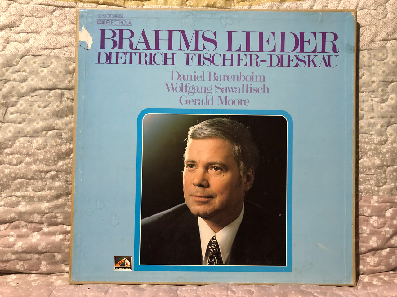 https://cdn10.bigcommerce.com/s-62bdpkt7pb/products/0/images/267636/Brahms_Lieder_-_Dietrich_Fischer-Dieskau_Daniel_Barenboim_Wolfgang_Sawallisch_Gerald_Moore_EMI_Electrola_7x_LP_Box_Set_1974_1C_191-50_37985_1__88193.1677166155.1280.1280.JPG?c=2&_gl=1*18s8byt*_ga*MjA2NTIxMjE2MC4xNTkwNTEyNTMy*_ga_WS2VZYPC6G*MTY3NzE2NDExNy43NjkuMS4xNjc3MTY1NjczLjEyLjAuMA..