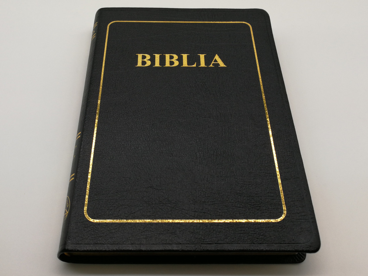 https://cdn10.bigcommerce.com/s-62bdpkt7pb/products/0/images/268322/Bible_In_Romanian_Biblia_sau_Sfanta_Scriptura_Cu_Trimiteri_Traducerea_Dumitru_Cornilescu_Black_Vinyl_Leather_bound_and_golden_edges_Words_of_Christ_in_Red_Societatea_Biblica_din_Romani_1__49133.1677690194.1280.1280.jpg?c=2&_gl=1*1lnui41*_ga*MjA2NTIxMjE2MC4xNTkwNTEyNTMy*_ga_WS2VZYPC6G*MTY3NzY4MTgzOC43ODMuMS4xNjc3Njg5OTQyLjI2LjAuMA..