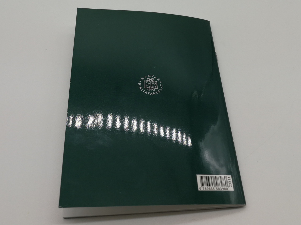 https://cdn10.bigcommerce.com/s-62bdpkt7pb/products/0/images/268387/Mt_evangliuma_-_The_Gospel_of_Matthew_in_the_Hungarian_Magyar_Bibliatarsulat_2018_Mid_Size_Paperback_8__49298.1677696768.1280.1280.jpg?c=2&_gl=1*1l8bemi*_ga*MjA2NTIxMjE2MC4xNTkwNTEyNTMy*_ga_WS2VZYPC6G*MTY3NzY4MTgzOC43ODMuMS4xNjc3Njk2NzA3LjYwLjAuMA..