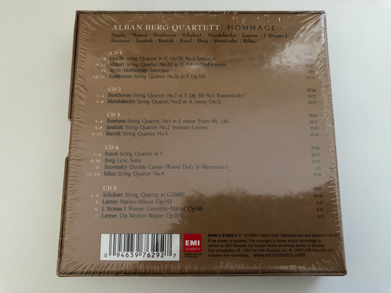 https://cdn10.bigcommerce.com/s-62bdpkt7pb/products/0/images/269280/Alban_Berg_Quartett_ABQ_Hommage_Then_greatest_recordings_over_5_hours_of_music_EMI_Classics_5x_Audio_CD_2007_094639762927_2__45964.1678425458.1280.1280.JPG?c=2&_gl=1*1962g5o*_ga*MjA2NTIxMjE2MC4xNTkwNTEyNTMy*_ga_WS2VZYPC6G*MTY3ODQyNDY1OC43OTkuMC4xNjc4NDI0NjU4LjYwLjAuMA..