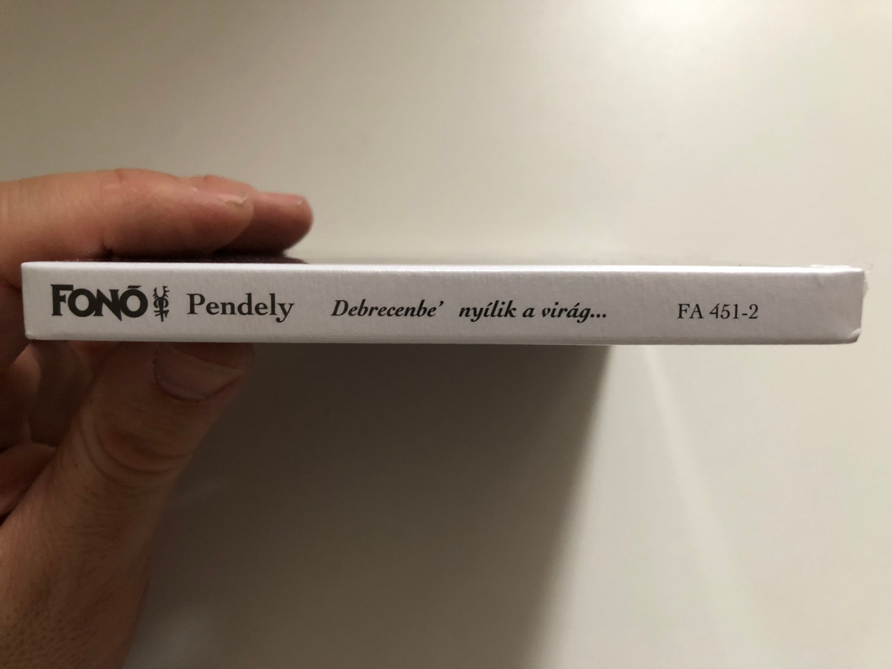 https://cdn10.bigcommerce.com/s-62bdpkt7pb/products/0/images/271284/Pendely_-_Debrecenbe_nyilik_a_virag..._Fono_Music_Hall_Audio_CD_2020_FA_451-2_3__29287.1680102366.1280.1280.JPG?c=2&_gl=1*1rdbj81*_ga*MjA2NTIxMjE2MC4xNTkwNTEyNTMy*_ga_WS2VZYPC6G*MTY4MDA5NDQwMi44MjUuMS4xNjgwMTAxMjAxLjQ1LjAuMA..