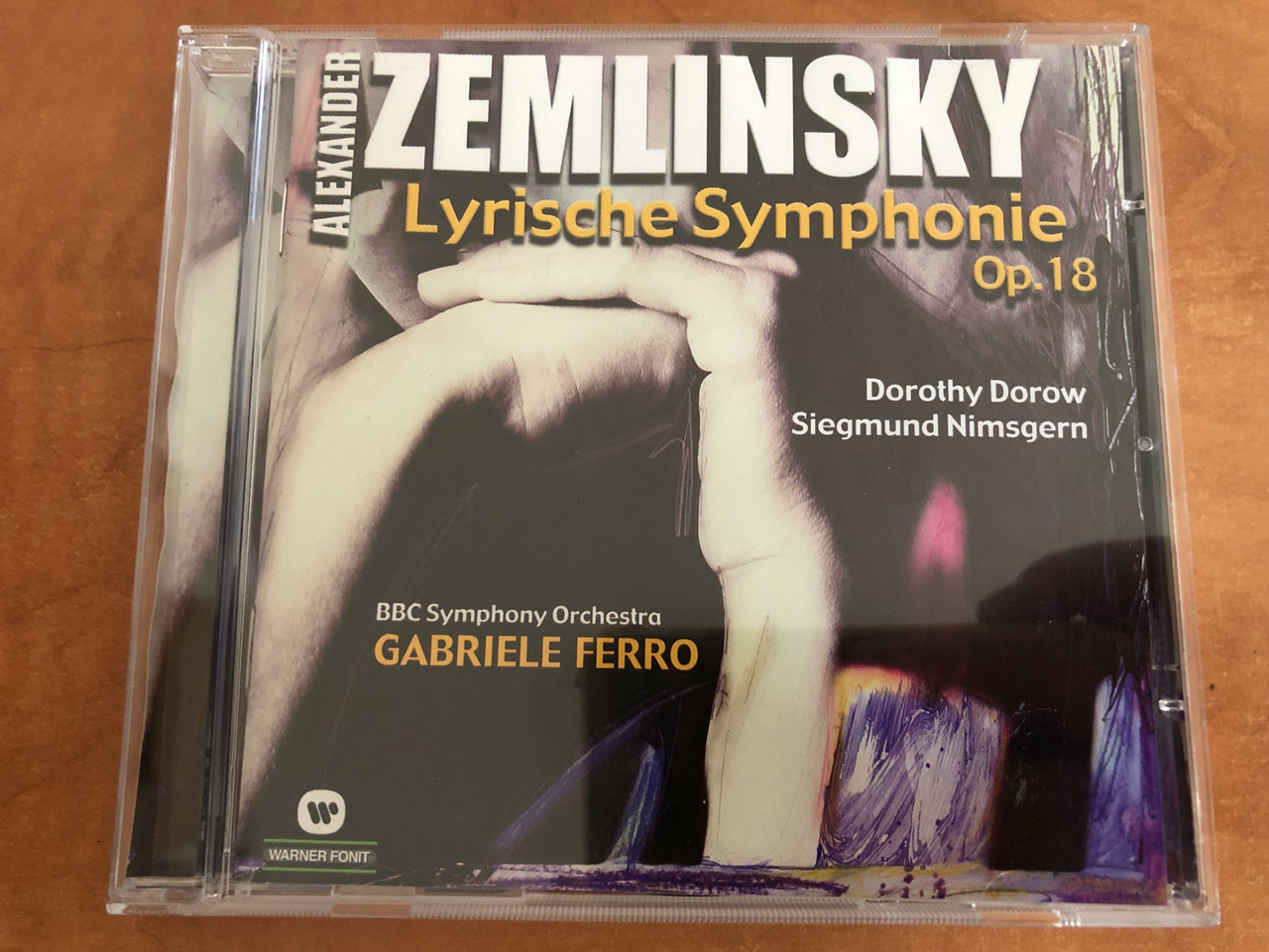 https://cdn10.bigcommerce.com/s-62bdpkt7pb/products/0/images/272244/Alexander_Zemlinsky_Lyrische_Symphonie_Op._18_-_Dorothy_Dorow_Siegmund_Nimsgern_BBC_Symphony_Orchestra_Gabriele_Ferro_Warner_Fonit_Audio_CD_2002_0927_43405-2_1__39767.1681137318.1280.1280.JPG?c=2&_gl=1*1alqit6*_ga*MjA2NTIxMjE2MC4xNTkwNTEyNTMy*_ga_WS2VZYPC6G*MTY4MTEzMTk2MC44NDIuMS4xNjgxMTM3Mjg5LjYwLjAuMA..