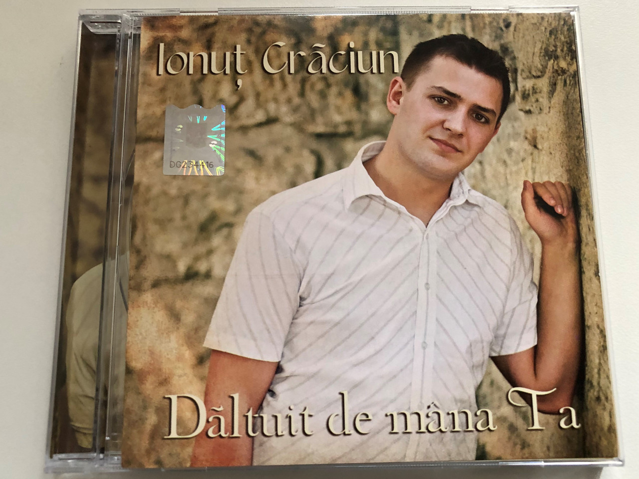 https://cdn10.bigcommerce.com/s-62bdpkt7pb/products/0/images/272259/Ionut_Craciun_-_Daltuit_de_mana_Ta_Studio_Speranta_Audio_CD_2010_Stereo_SS.CD_596_1__38592.1681139554.1280.1280.JPG?c=2&_gl=1*1v5n9cs*_ga*MjA2NTIxMjE2MC4xNTkwNTEyNTMy*_ga_WS2VZYPC6G*MTY4MTEzMTk2MC44NDIuMS4xNjgxMTM5NTgxLjYwLjAuMA..