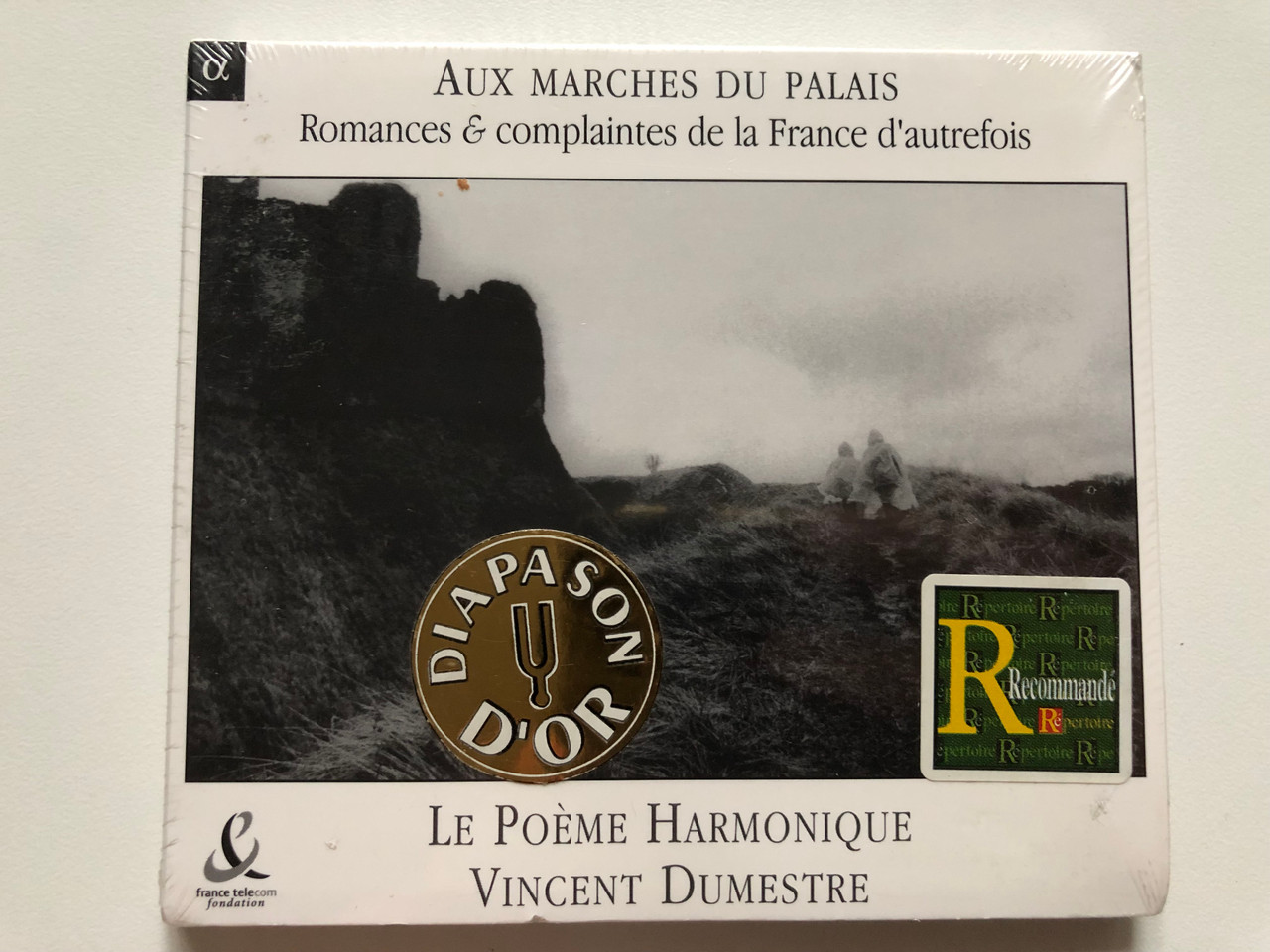 https://cdn10.bigcommerce.com/s-62bdpkt7pb/products/0/images/272577/Aux_Marches_Du_Palais_Romances_Complaintes_De_La_France_DAutrefois_-_Le_Pome_Harmonique_Vincent_Dumestre_Alpha_Productions_Audio_CD_2001_Alpha_500_1__76849.1681322751.1280.1280.JPG?c=2&_gl=1*ly06k6*_ga*MjA2NTIxMjE2MC4xNTkwNTEyNTMy*_ga_WS2VZYPC6G*MTY4MTMwODY2NS44NDUuMS4xNjgxMzIyNTA3LjQ1LjAuMA..