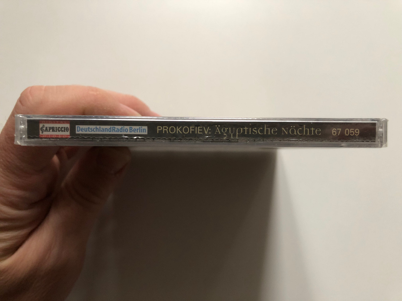 https://cdn10.bigcommerce.com/s-62bdpkt7pb/products/0/images/272627/Serge_Prokofiev_gyptische_Nchte_Egyptain_Nights_Rundfunk-Sinfonieorchester_Berlin_RIAS-Kammerchor_Michail_Jurowski_Capriccio_Audio_CD_2004_67_059_3__88009.1681405000.1280.1280.JPG?c=2&_gl=1*pgxale*_ga*MjA2NTIxMjE2MC4xNTkwNTEyNTMy*_ga_WS2VZYPC6G*MTY4MTM5NjQ3OC44NDYuMS4xNjgxNDA0ODY4LjYwLjAuMA..