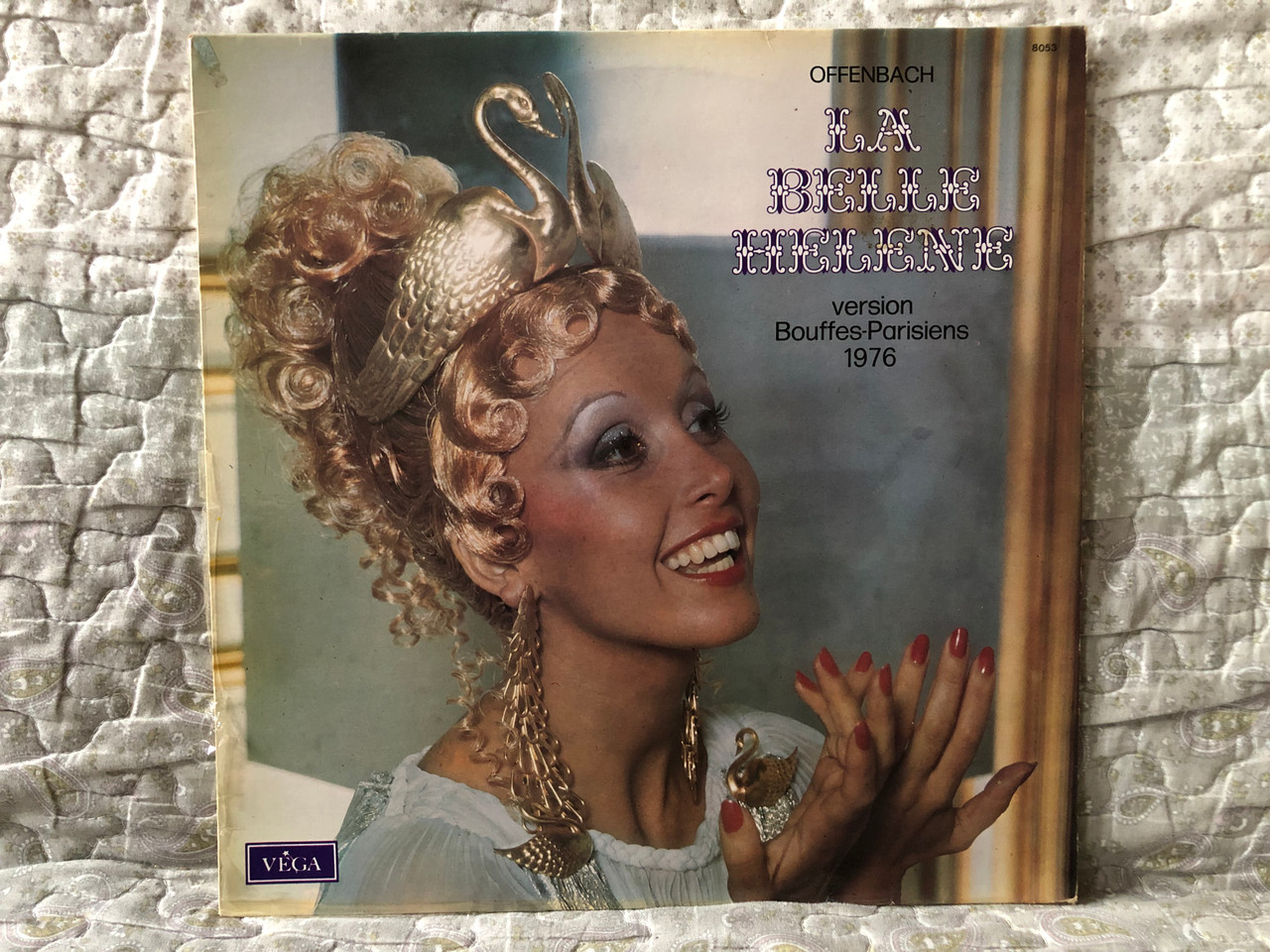 https://cdn10.bigcommerce.com/s-62bdpkt7pb/products/0/images/272932/Offenbach_La_Belle_Hlne_-_Version_Bouffes-Parisiens_1976_Vega_LP_Stereo_1976_8_1__90436.1681807855.1280.1280.JPG?c=2&_gl=1*1rvrl94*_ga*MjA2NTIxMjE2MC4xNTkwNTEyNTMy*_ga_WS2VZYPC6G*MTY4MTgwNjM1My44NTMuMS4xNjgxODA3NzM5LjYuMC4w