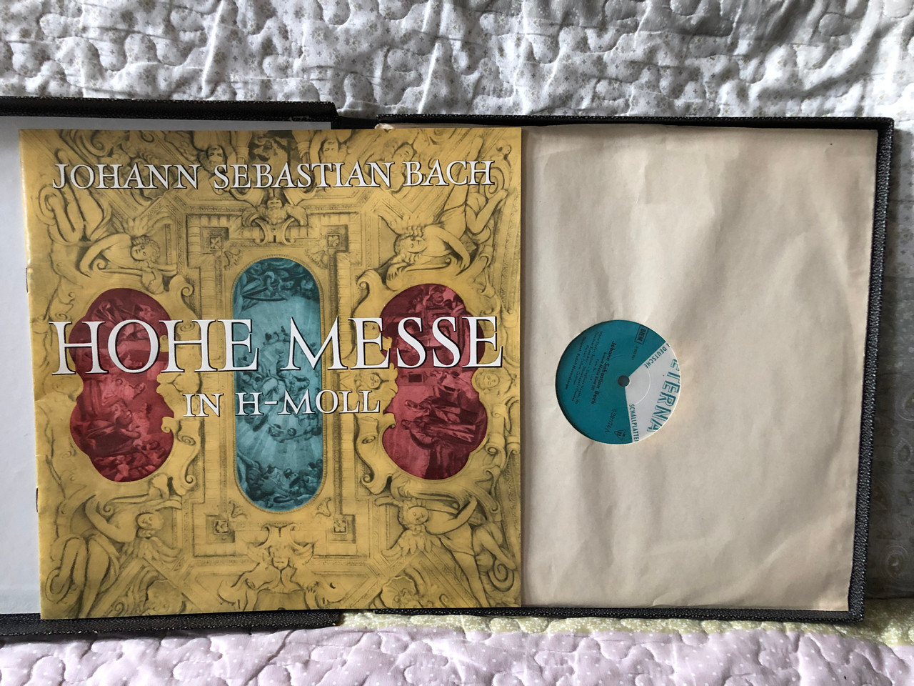 https://cdn10.bigcommerce.com/s-62bdpkt7pb/products/0/images/273158/Johann_Sebastian_Bach_Hohe_Messe_In_H-Moll_VEB_Deutsche_Schallplatten_Berlin_ETERNA_3x_LP_Box_Set_820074-76_2__06693.1682320633.1280.1280.JPG?c=2&_gl=1*b6mi7p*_ga*MjA2NTIxMjE2MC4xNTkwNTEyNTMy*_ga_WS2VZYPC6G*MTY4MjMyMDM2My44NjAuMC4xNjgyMzIwMzYzLjYwLjAuMA..