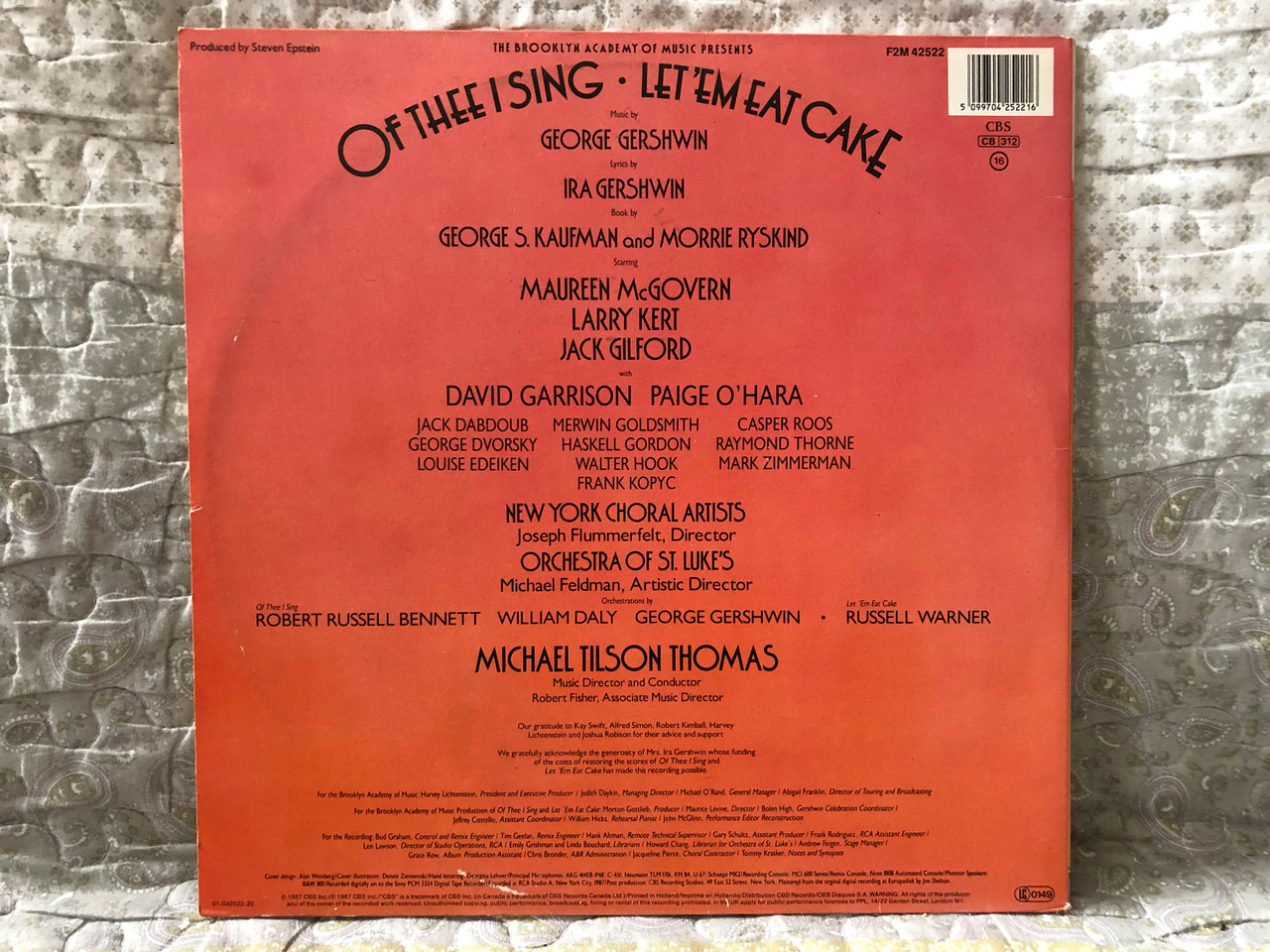 https://cdn10.bigcommerce.com/s-62bdpkt7pb/products/0/images/273748/George_Ira_Gershwin_-_Of_Thee_I_Sing_Let_Em_Eat_Cake_-_Maureen_McGovern_Larry_Kert_Jack_Gilford_Michael_Tilson_Thomas_Orchestra_Of_St._Lukes_New_York_Choral_Artists_FM_2x_LP_1987_F2M_42522_4__88949.1683124753.1280.1280.JPG?c=2&_gl=1*51l3m2*_ga*MjA2NTIxMjE2MC4xNTkwNTEyNTMy*_ga_WS2VZYPC6G*MTY4MzEyMjc5NC44NzYuMS4xNjgzMTI0MDM5LjU4LjAuMA..