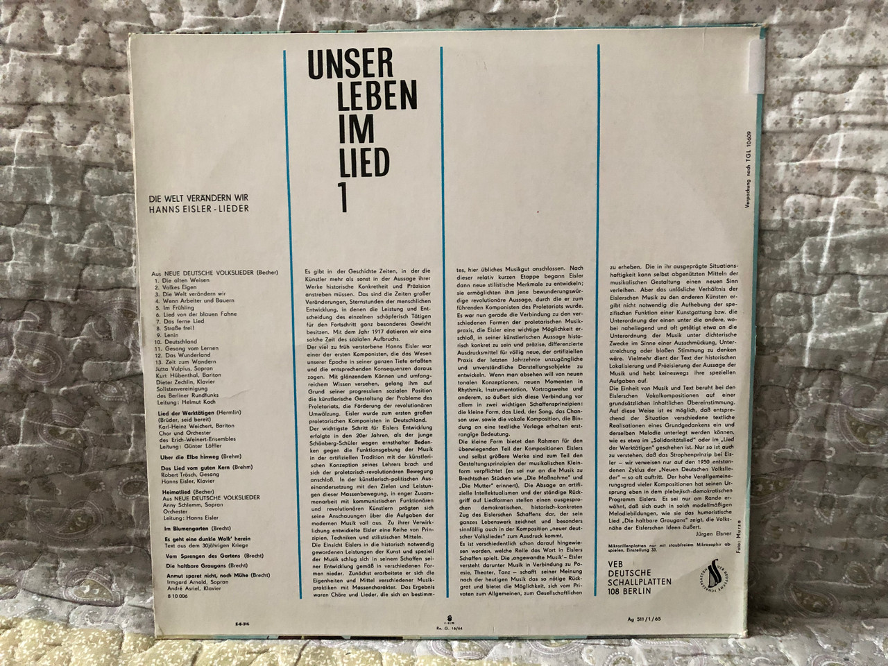 https://cdn10.bigcommerce.com/s-62bdpkt7pb/products/0/images/273783/Die_Welt_Verndern_Wir_-_Hanns_Eisler-Lieder_Unser_Leben_Im_Lied_1_ETERNA_LP_1965_8_10_006_2__45980.1683185304.1280.1280.JPG?c=2&_gl=1*m56uas*_ga*MjA2NTIxMjE2MC4xNTkwNTEyNTMy*_ga_WS2VZYPC6G*MTY4MzE4MDIwOC44NzcuMS4xNjgzMTg1MzA0LjYwLjAuMA..