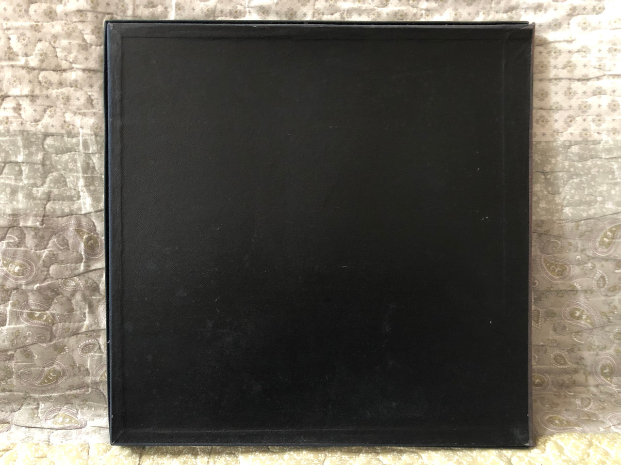 https://cdn10.bigcommerce.com/s-62bdpkt7pb/products/0/images/273828/Kodly_Szkely_Fono_Spinning_Room_-_Ferencsik_Komlssy_Simndy_Melis_Barlay_Andor_Palcs_Hungaroton_2x_LP_Stereo_Mono_LPX_11504-05_7__66790.1683192214.1280.1280.JPG?c=2&_gl=1*1no8bpv*_ga*MjA2NTIxMjE2MC4xNTkwNTEyNTMy*_ga_WS2VZYPC6G*MTY4MzE4MDIwOC44NzcuMS4xNjgzMTkyMjIyLjYwLjAuMA..