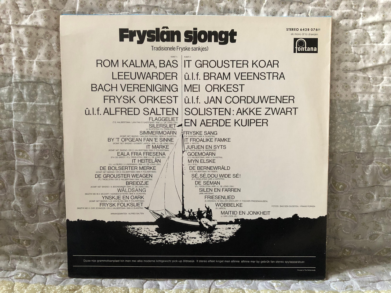 https://cdn10.bigcommerce.com/s-62bdpkt7pb/products/0/images/274628/Fryslan_Sjongt_Tradisionele_Fryske_Sankjes_Leeuwarder_Bach_Vereniging_Frysk_Orkest_u._l._f._Alfred_Salten_Rom_Kalma_bas_It_Grouster_Koar_u._l._f._Bram_Veenstra_mei_orkest_u.l.f._Jan_Corduwener___97339.1684141480.1280.1280.JPG?c=2&_gl=1*65ipt8*_ga*MjA2NTIxMjE2MC4xNTkwNTEyNTMy*_ga_WS2VZYPC6G*MTY4NDEyODE3OC44OTQuMS4xNjg0MTQwODQ0LjQzLjAuMA..