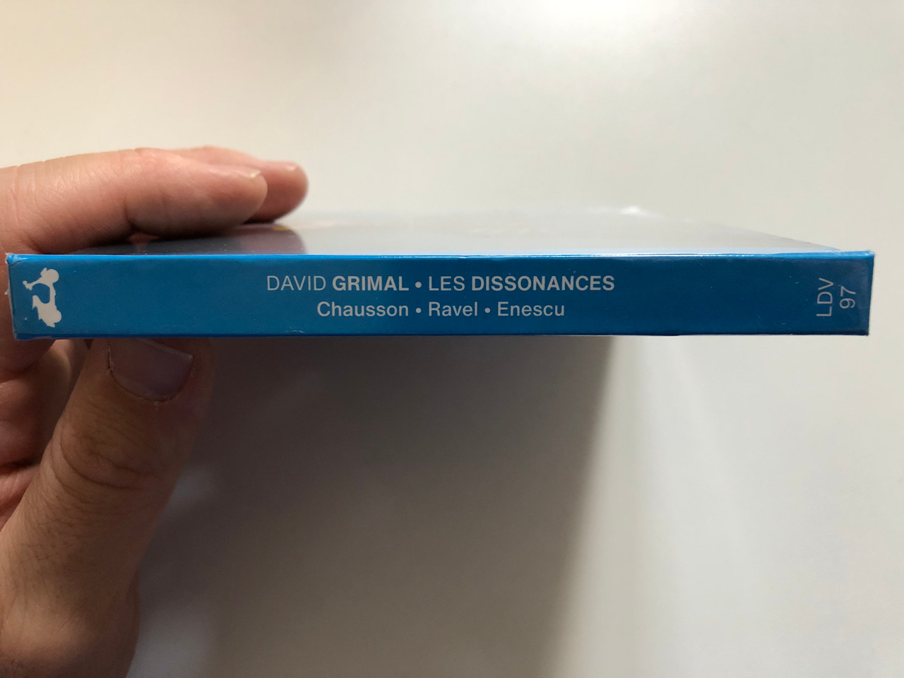 https://cdn10.bigcommerce.com/s-62bdpkt7pb/products/0/images/275409/Chausson_Ravel_Enescu_-_David_Grimal_Les_Dissonances_la_dolce_volta_Audio_CD_LDV_97_3__09596.1685109095.1280.1280.JPG?c=2&_gl=1*1mkf3l2*_ga*MjA2NTIxMjE2MC4xNTkwNTEyNTMy*_ga_WS2VZYPC6G*MTY4NTEwNjUzMy45MTIuMS4xNjg1MTA5MDcxLjYwLjAuMA..