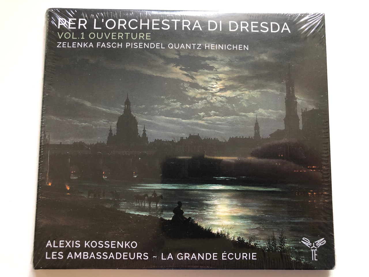 https://cdn10.bigcommerce.com/s-62bdpkt7pb/products/0/images/275422/Per_Lorchestra_di_Dresda_Vol._1_Ouverture_-_Zelenka_Fasch_Pisendel_Quantz_Heinichen_Alexis_Kossenko_Les_Ambassadeurs_La_Grande_curie_Apart_Audio_CD_2021_AP258_1__18806.1685111919.1280.1280.JPG?c=2&_gl=1*1a8ir1c*_ga*MjA2NTIxMjE2MC4xNTkwNTEyNTMy*_ga_WS2VZYPC6G*MTY4NTEwNjUzMy45MTIuMS4xNjg1MTExNzcxLjQ0LjAuMA..