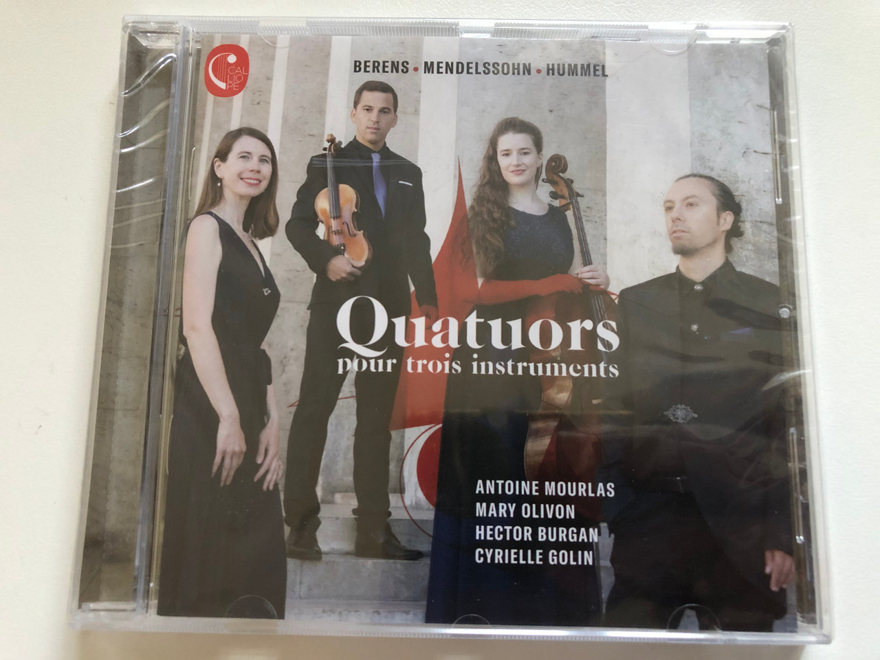 https://cdn10.bigcommerce.com/s-62bdpkt7pb/products/0/images/275446/Quatuors_Pour_Trois_Instruments_Berens_Mendelssohn_Hummel_-_Antoine_Mourlas_Mary_Olivon_Hector_Burgan_Cyrielle_Golin_Calliope_Audio_CD_2022_CAL2195_1__25735.1685115540.1280.1280.JPG?c=2&_gl=1*19h5hjc*_ga*MjA2NTIxMjE2MC4xNTkwNTEyNTMy*_ga_WS2VZYPC6G*MTY4NTEwNjUzMy45MTIuMS4xNjg1MTE1NDQ1LjE1LjAuMA..