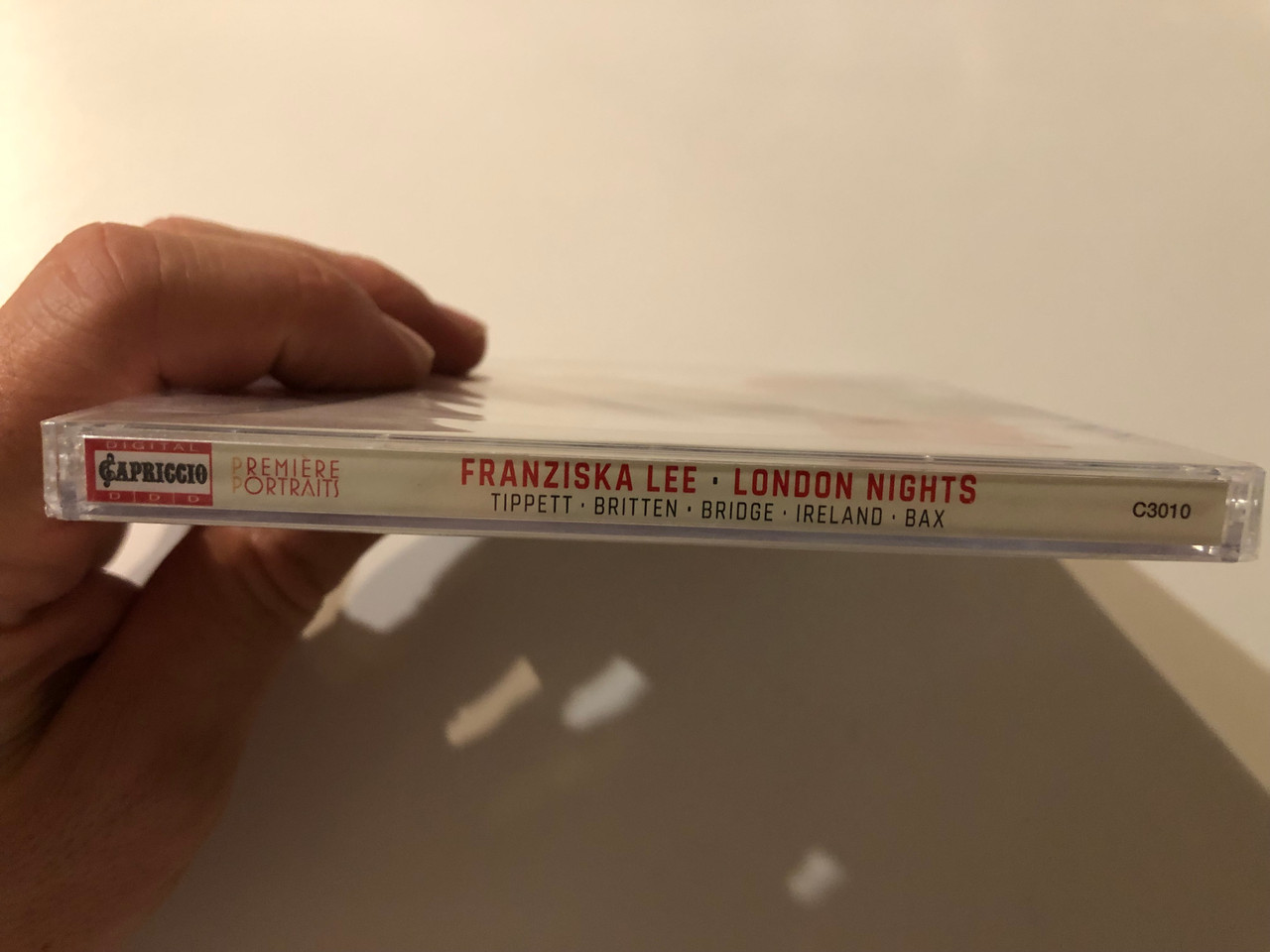 https://cdn10.bigcommerce.com/s-62bdpkt7pb/products/0/images/275926/Franziska_Lee_piano_-_London_Nights_Tippett_Britten_Bridge_Ireland_Bax_Capriccio_Audio_CD_2021_C3010_3__63871.1685716153.1280.1280.JPG?c=2&_gl=1*rm31y6*_ga*MjA2NTIxMjE2MC4xNTkwNTEyNTMy*_ga_WS2VZYPC6G*MTY4NTcxNDQ0Mi45MjYuMS4xNjg1NzE2MTUwLjYwLjAuMA..