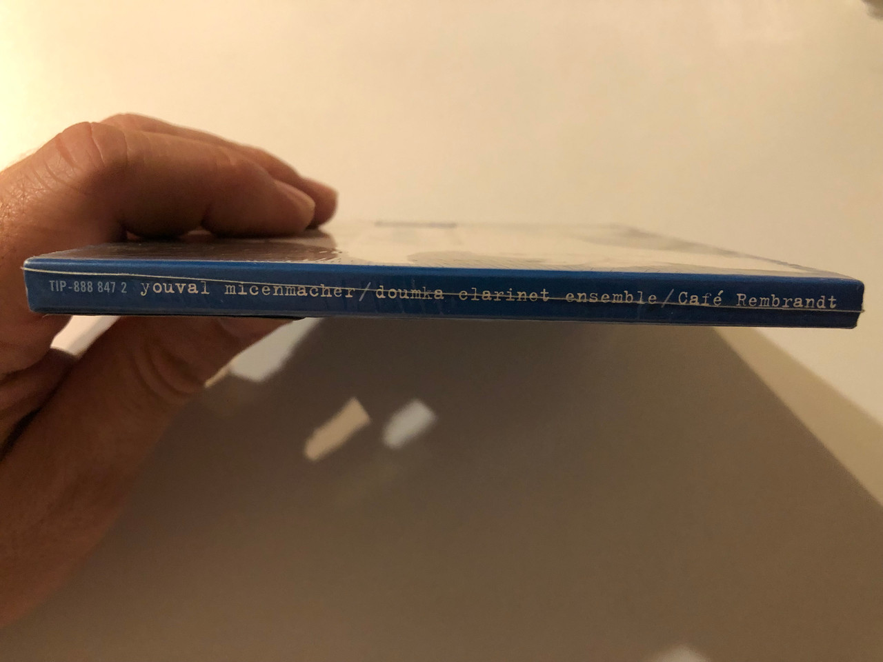 https://cdn10.bigcommerce.com/s-62bdpkt7pb/products/0/images/276019/Youval_Micenmacher_-_Caf_Rembrandt_-_Doumka_Clarinet_Ensemble_Tiptoe_Audio_CD_2000_TIP-888_847_2_3__64704.1686062387.1280.1280.JPG?c=2&_gl=1*1cd1e7i*_ga*MjA2NTIxMjE2MC4xNTkwNTEyNTMy*_ga_WS2VZYPC6G*MTY4NjA1OTc1OS45MjkuMS4xNjg2MDYxMTgxLjUzLjAuMA..