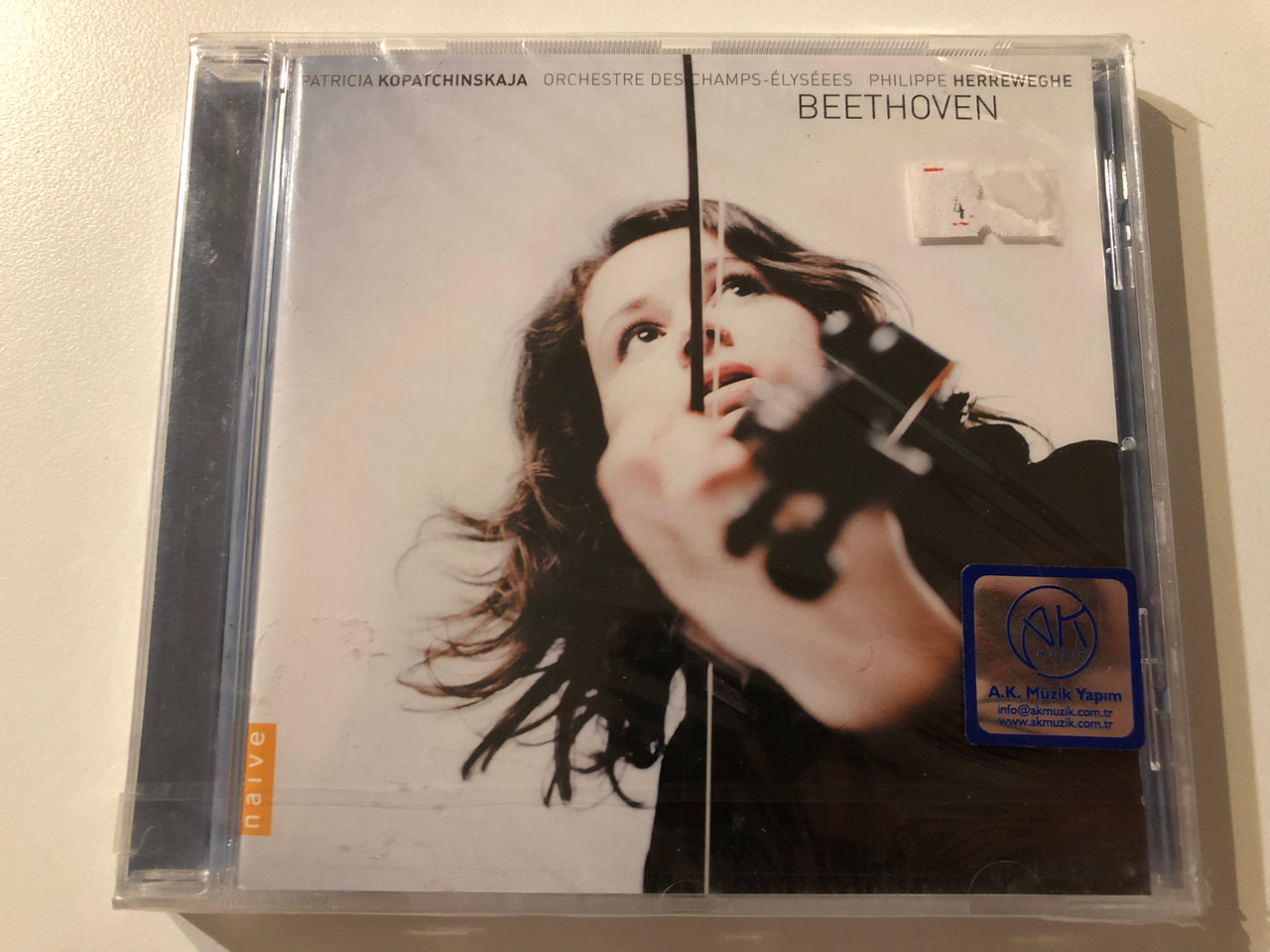 https://cdn10.bigcommerce.com/s-62bdpkt7pb/products/0/images/276050/Patricia_Kopatchinskaja_Orchestre_Des_Champs-Elyses_Philippe_Herreweghe_-_Beethoven_Nave_Audio_CD_2009_V_5174_1__38177.1686068844.1280.1280.JPG?c=2&_gl=1*19rd0q7*_ga*MjA2NTIxMjE2MC4xNTkwNTEyNTMy*_ga_WS2VZYPC6G*MTY4NjA1OTc1OS45MjkuMS4xNjg2MDY3NDgzLjQ1LjAuMA..