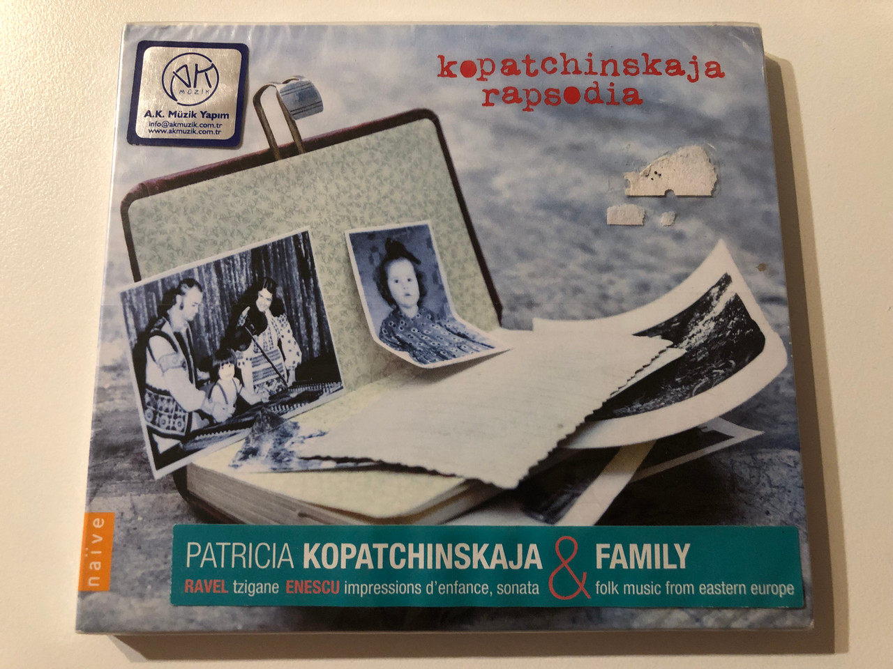 https://cdn10.bigcommerce.com/s-62bdpkt7pb/products/0/images/276065/Kopatchinskaja_Rapsodia_Patricia_Kopatchinskaja_Family_-_Ravel_Tzigane_Enescu_impressions_defancesonata_folk_music_from_eastern_Europe_Nave_Audio_CD_2010_5193_1__88036.1686074598.1280.1280.JPG?c=2&_gl=1*1qh5037*_ga*MjA2NTIxMjE2MC4xNTkwNTEyNTMy*_ga_WS2VZYPC6G*MTY4NjA3MTQ4Ni45MzAuMS4xNjg2MDc0NTg2LjYwLjAuMA..
