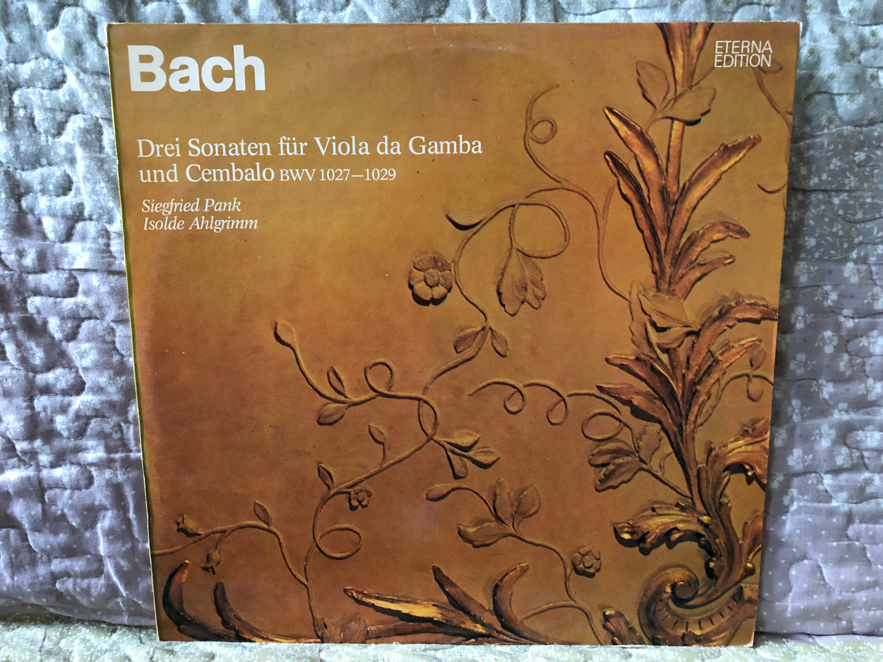 https://cdn10.bigcommerce.com/s-62bdpkt7pb/products/0/images/278440/Bach_-_Drei_Sonaten_Fr_Viola_Da_Gamba_Und_Cembalo_BWV_1027-1029_-_Siegfried_Pank_Isolde_Ahlgrimm_ETERNA_Edition_ETERNA_LP_Stereo_1978_8_27_216_1__20429.1687516995.1280.1280.JPG?c=2&_gl=1*1a1hq79*_ga*MjA2NTIxMjE2MC4xNTkwNTEyNTMy*_ga_WS2VZYPC6G*MTY4NzUwMTI0My45NjEuMS4xNjg3NTE2MjQ5LjYwLjAuMA..