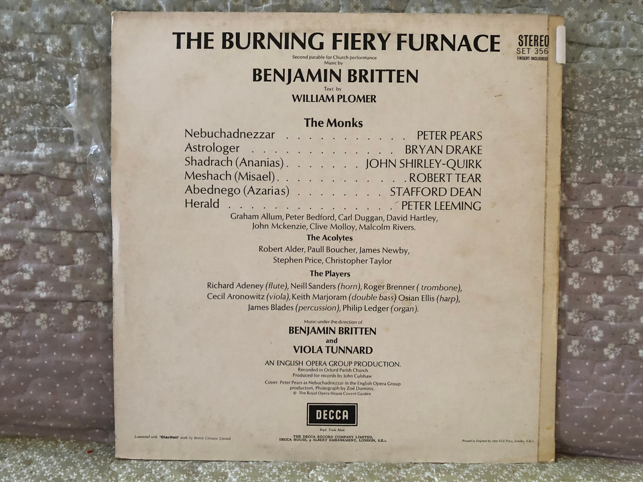 https://cdn10.bigcommerce.com/s-62bdpkt7pb/products/0/images/281781/Britten_The_Burning_Fiery_Furnace_-_Pears_Drake_Shirley-Quirk_Tear_Dean_Leeming_English_Opera_Group_Music_under_the_direction_of_Benjamin_Britten_and_Viola_Tunnard_Decca_LP_Stereo_S__94933.1688735332.1280.1280.JPG?c=2&_gl=1*kadsyi*_ga*MjA2NTIxMjE2MC4xNTkwNTEyNTMy*_ga_WS2VZYPC6G*MTY4ODczMzA1Ny45NzguMS4xNjg4NzM1MzMxLjYwLjAuMA..
