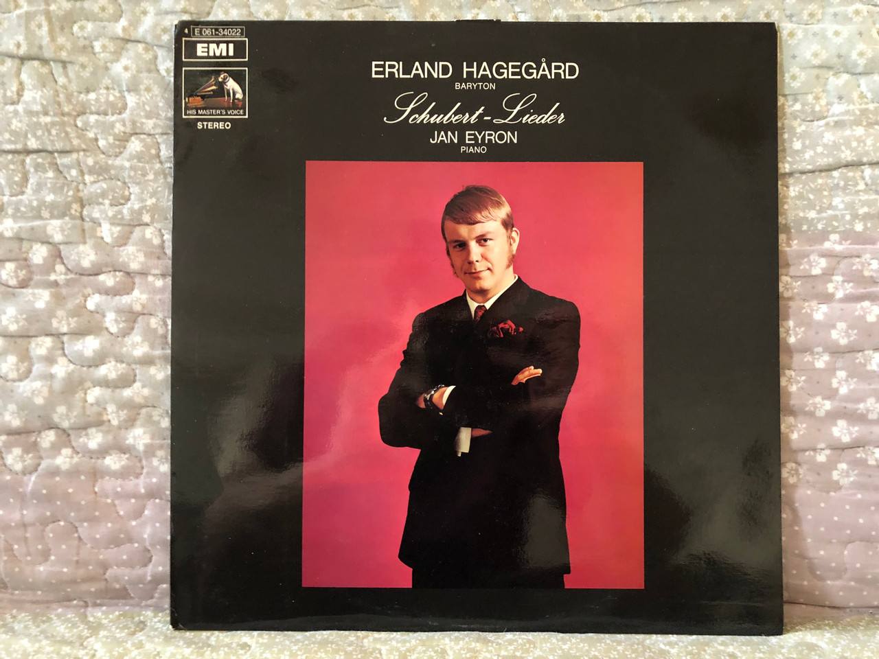 https://cdn10.bigcommerce.com/s-62bdpkt7pb/products/0/images/282467/Erland_Hagegrd_baryton_Schubert-Lieder_-_Jan_Eyron_piano_His_Masters_Voice_LP_Stereo_1970_4_E_061-34022_1__24010.1688972434.1280.1280.JPG?c=2&_gl=1*1nk2iu5*_ga*MjA2NTIxMjE2MC4xNTkwNTEyNTMy*_ga_WS2VZYPC6G*MTY4ODk2OTUyNS45ODEuMS4xNjg4OTcyMjg4LjM4LjAuMA..