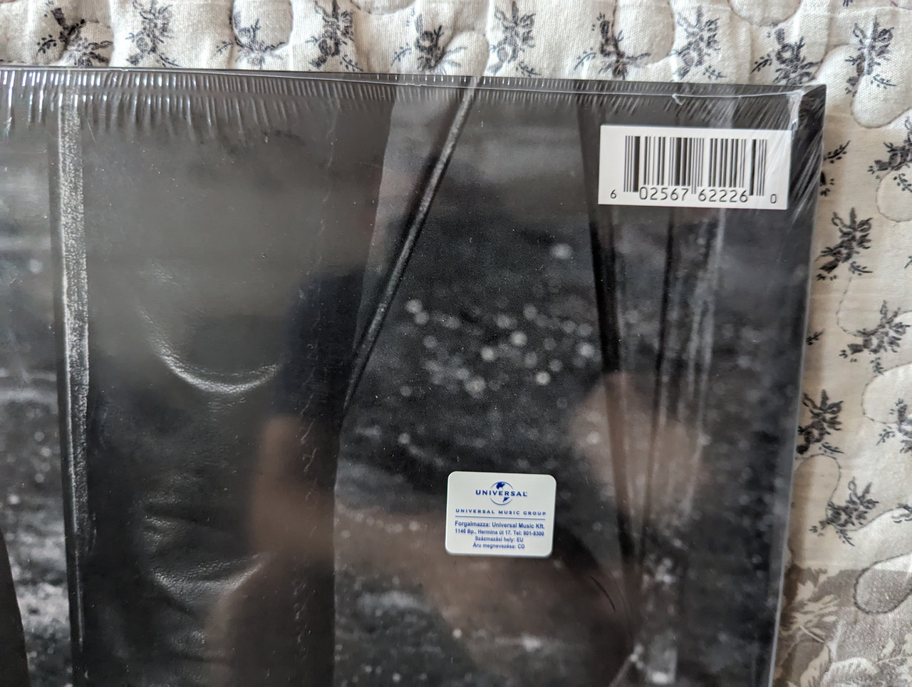 https://cdn10.bigcommerce.com/s-62bdpkt7pb/products/0/images/282483/Lenny_Kravitz_Circus_LKVinyl_2-LP_180g_First_time_on_2-LP_Vinyl_Features_Rock_Roll_Is_Dead_and_Cant_Get_You_Off_My_Mind_Includes_three_rare_bonus_cuts_Universal_2x_LP_20_3__42357.1688977234.1280.1280.jpg?c=2&_gl=1*1fh2byn*_ga*MjA2NTIxMjE2MC4xNTkwNTEyNTMy*_ga_WS2VZYPC6G*MTY4ODk2OTUyNS45ODEuMS4xNjg4OTc2Njc2LjU1LjAuMA..