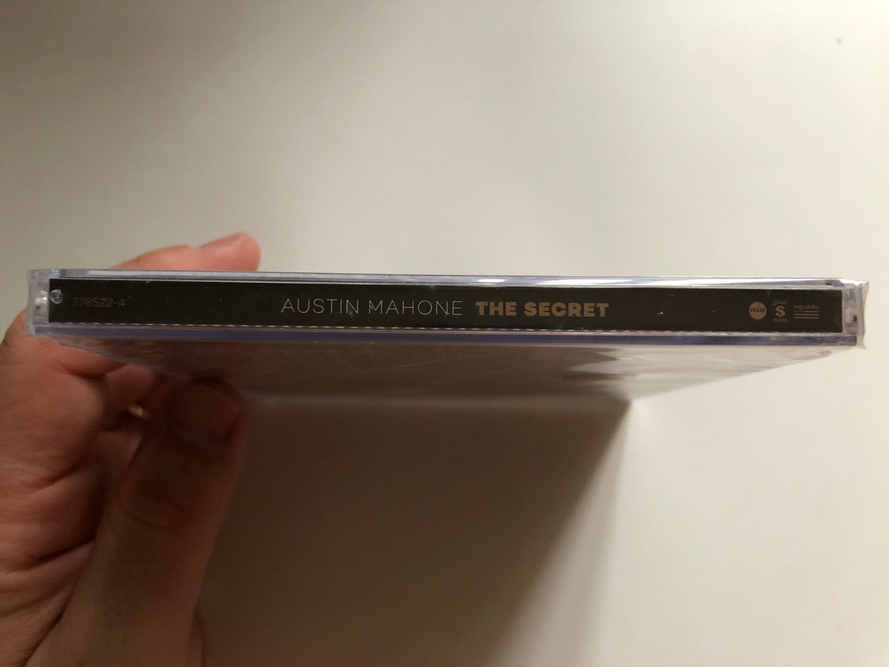 https://cdn10.bigcommerce.com/s-62bdpkt7pb/products/0/images/283311/Austin_Mahone_The_Secret_Avrupa_Mzik_Audio_CD_2014_378522-4_3__26499.1689245679.1280.1280.JPG?c=2&_gl=1*t8kpzv*_ga*MjA2NTIxMjE2MC4xNTkwNTEyNTMy*_ga_WS2VZYPC6G*MTY4OTIzMjkxMy45ODMuMS4xNjg5MjQ1NTQwLjU1LjAuMA..