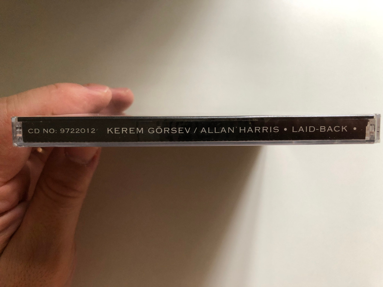 https://cdn10.bigcommerce.com/s-62bdpkt7pb/products/0/images/284585/Kerem_Grsev_Allan_Harris_Laid-Black_Universal_Audio_CD_1999_9722012_3__55385.1689602473.1280.1280.JPG?c=2&_gl=1*1eqleb8*_ga*MjA2NTIxMjE2MC4xNTkwNTEyNTMy*_ga_WS2VZYPC6G*MTY4OTU5Mzg0OC45ODcuMS4xNjg5NjAyMDQ4LjE0LjAuMA..