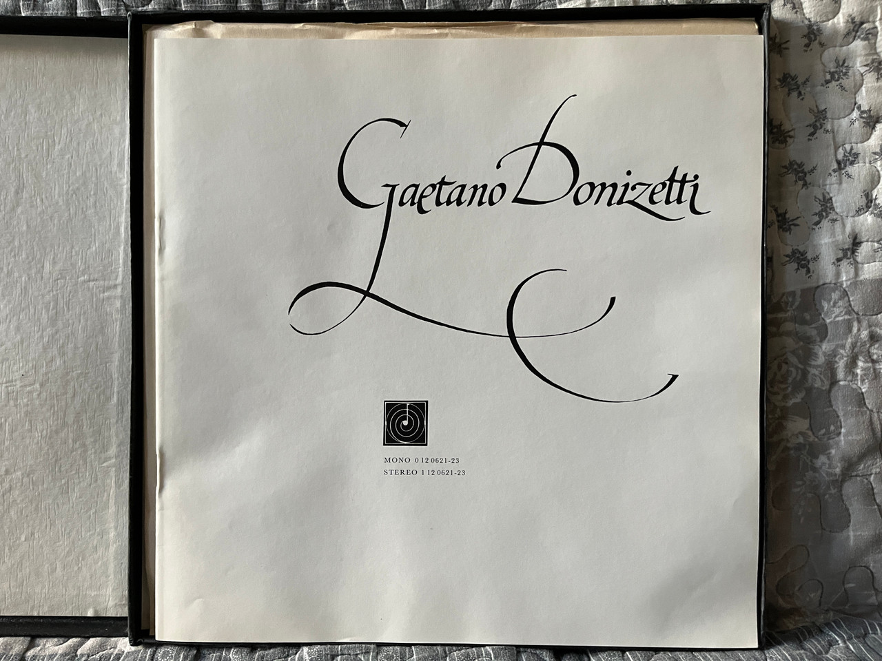 https://cdn10.bigcommerce.com/s-62bdpkt7pb/products/0/images/286336/G._Donizetti_LElisir_dAmore_Napoj_Lasky_-_Tagliavini_Ciano_Maffeo_Valdengo_Marcossi_Ino_Savini_Supraphon_3x_LP_Box_Set_Stereo_1970_1_12_0621-23_3__86290.1689865061.1280.1280.jpg?c=2&_gl=1*mtmvee*_ga*MjA2NTIxMjE2MC4xNTkwNTEyNTMy*_ga_WS2VZYPC6G*MTY4OTg1NzM1NS45OTAuMS4xNjg5ODY0NzkwLjU4LjAuMA..